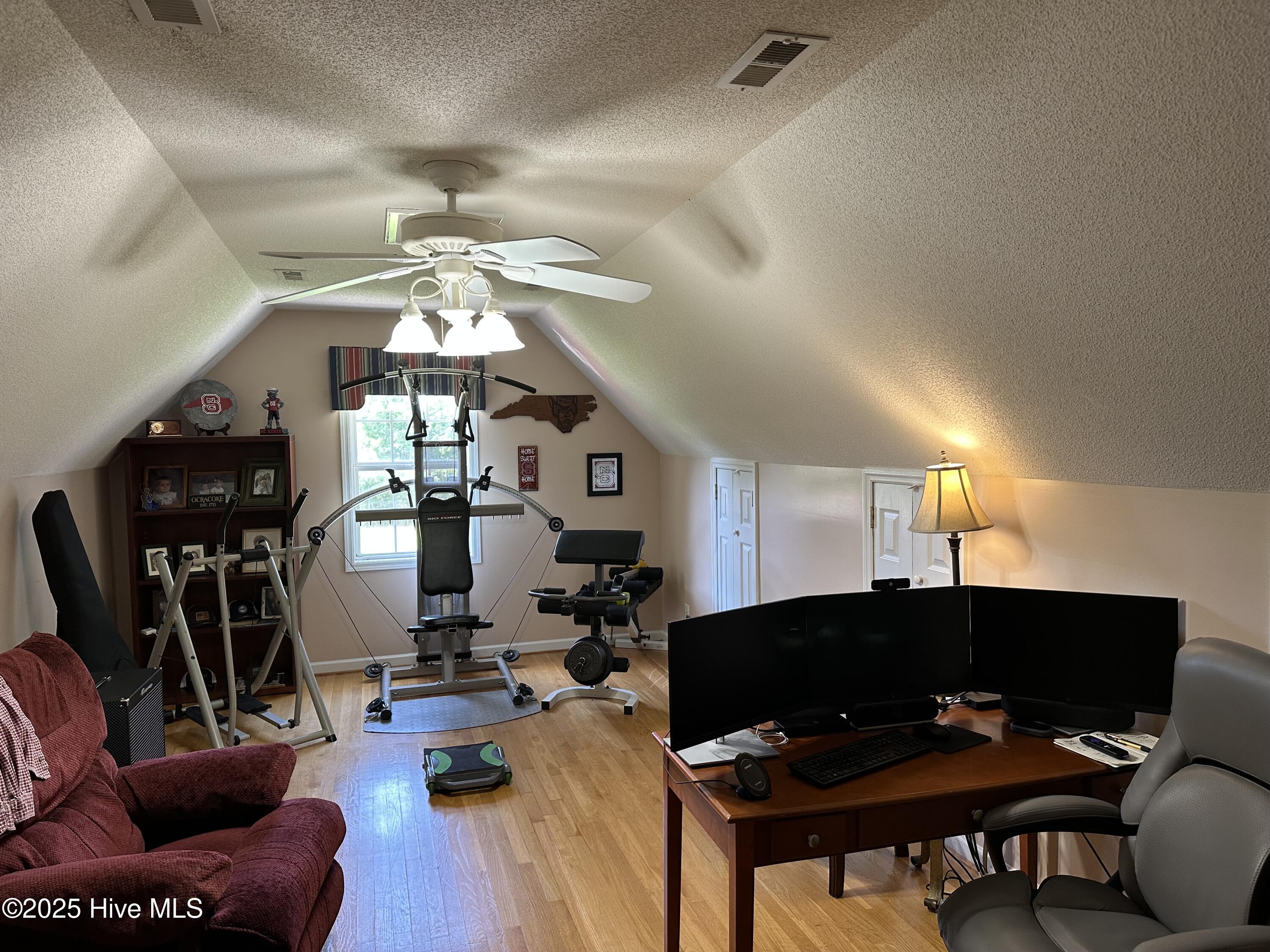 100514130 | Photo 87