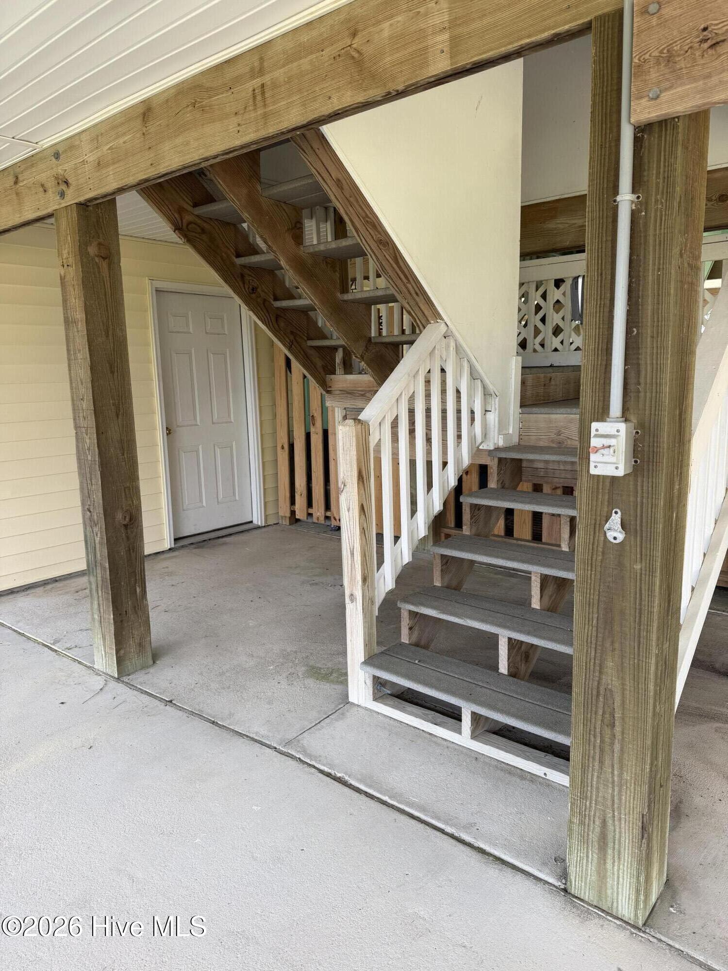 100566043 | Photo 21