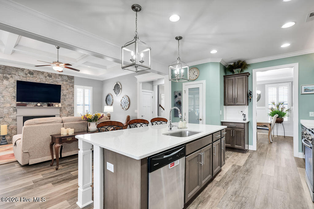 100561587 | Photo 13