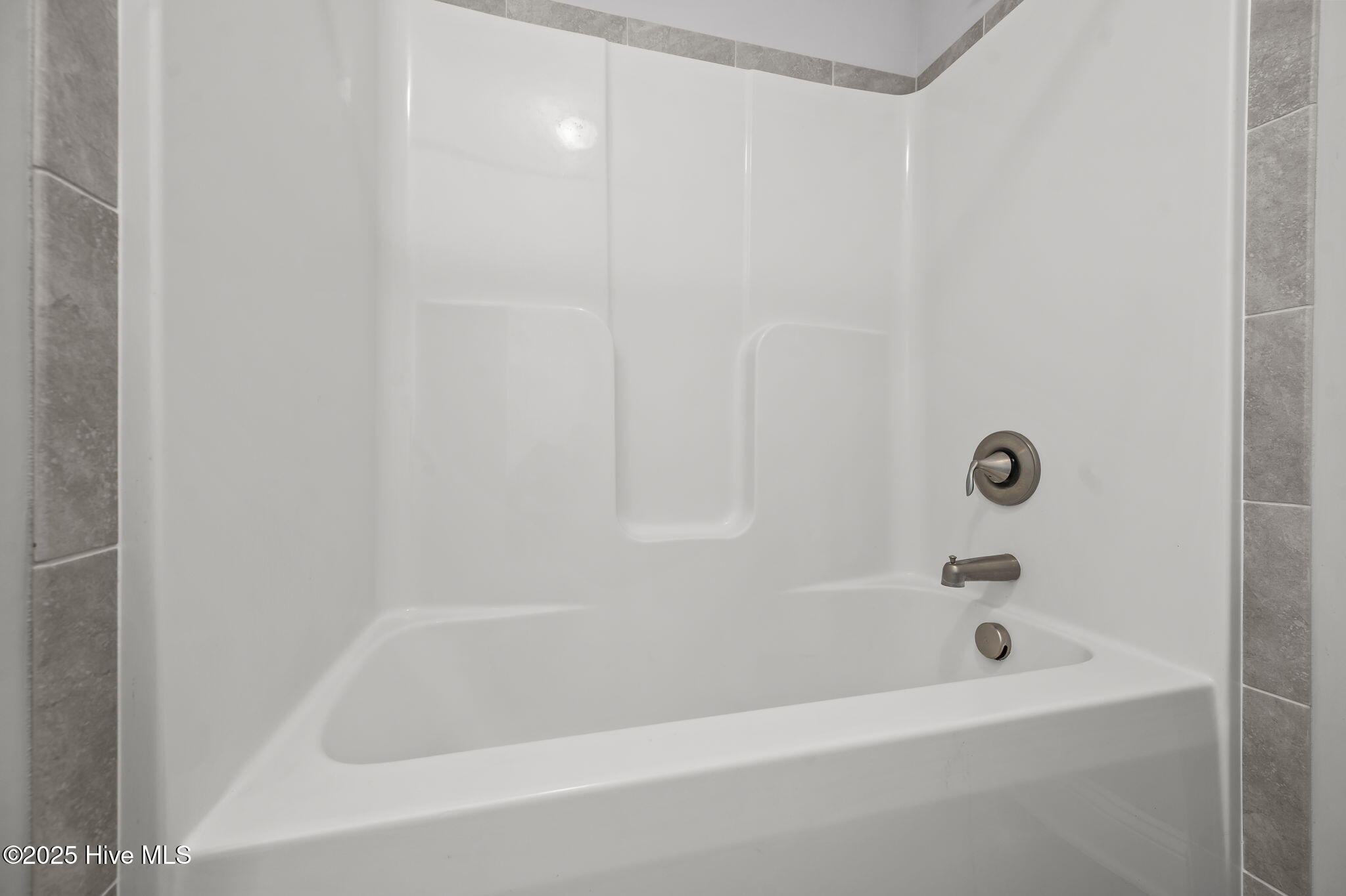 100546681 | Photo 45