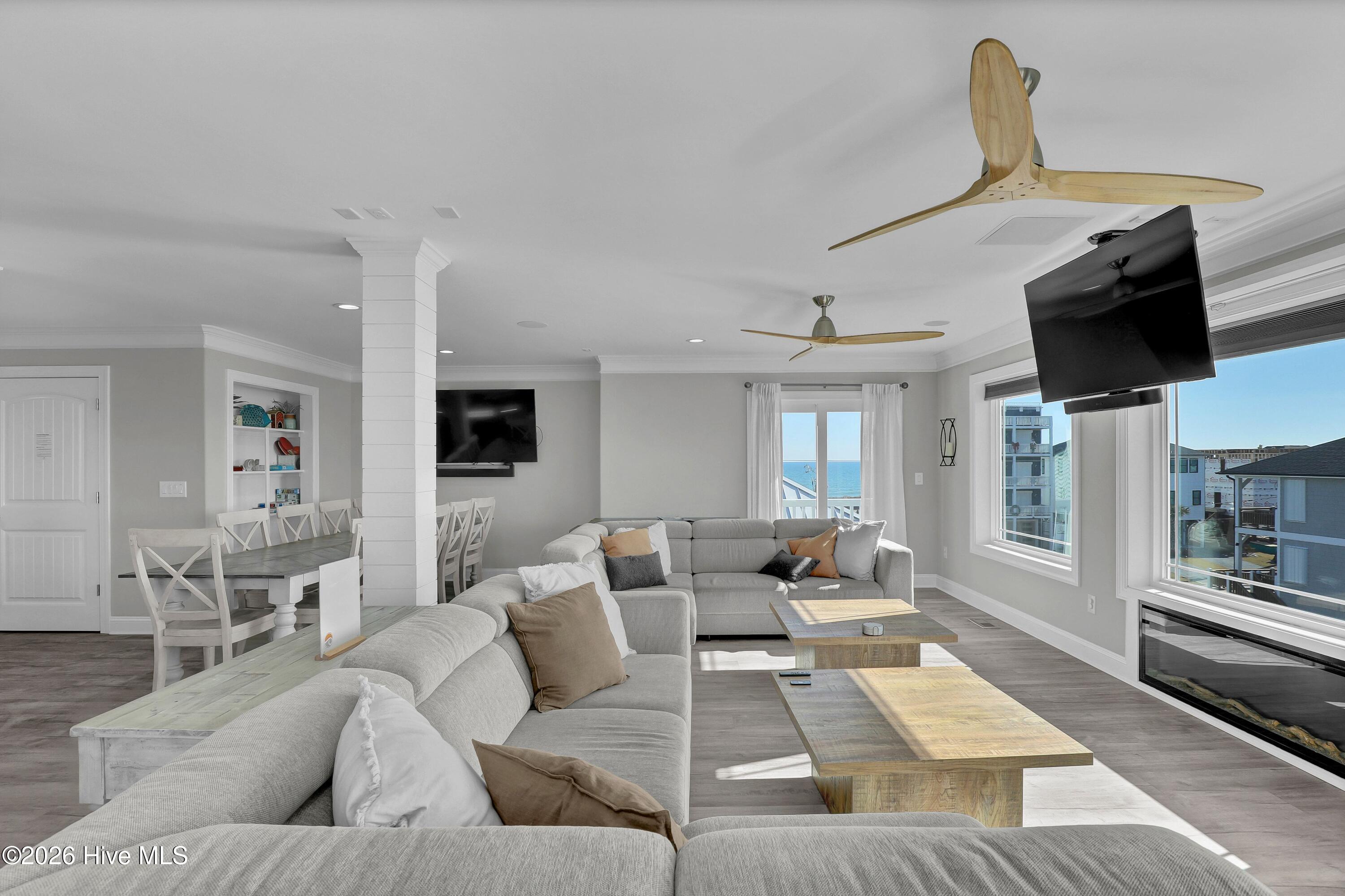 100554934 | Photo 11