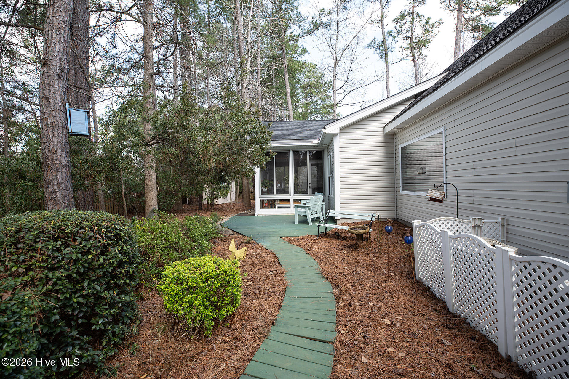 100558971 | Photo 43