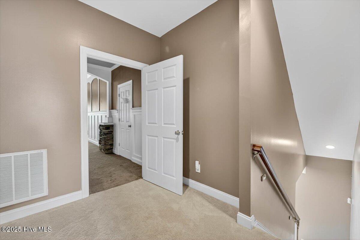 100530504 | Photo 51