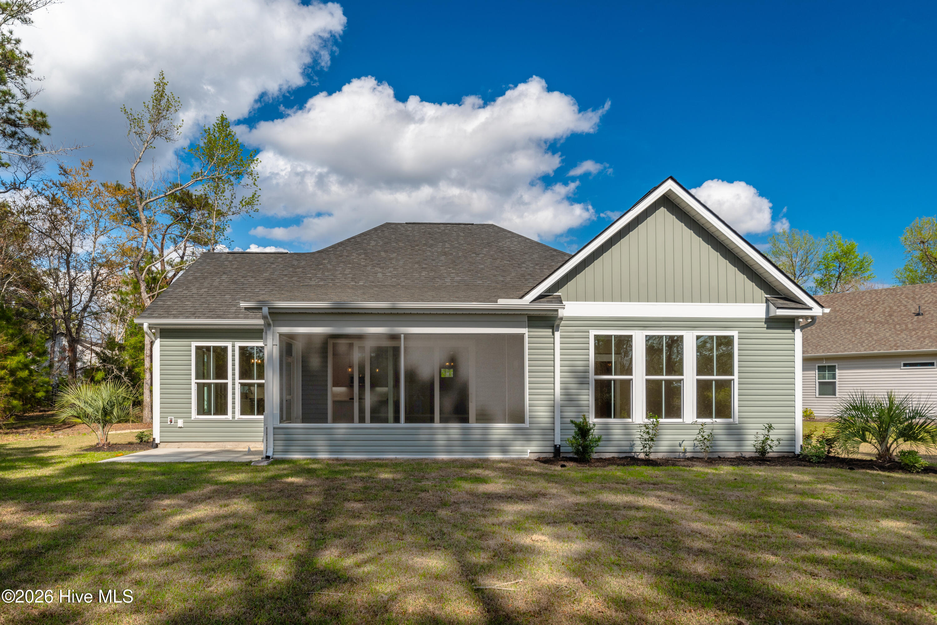 100563522 | Photo 56