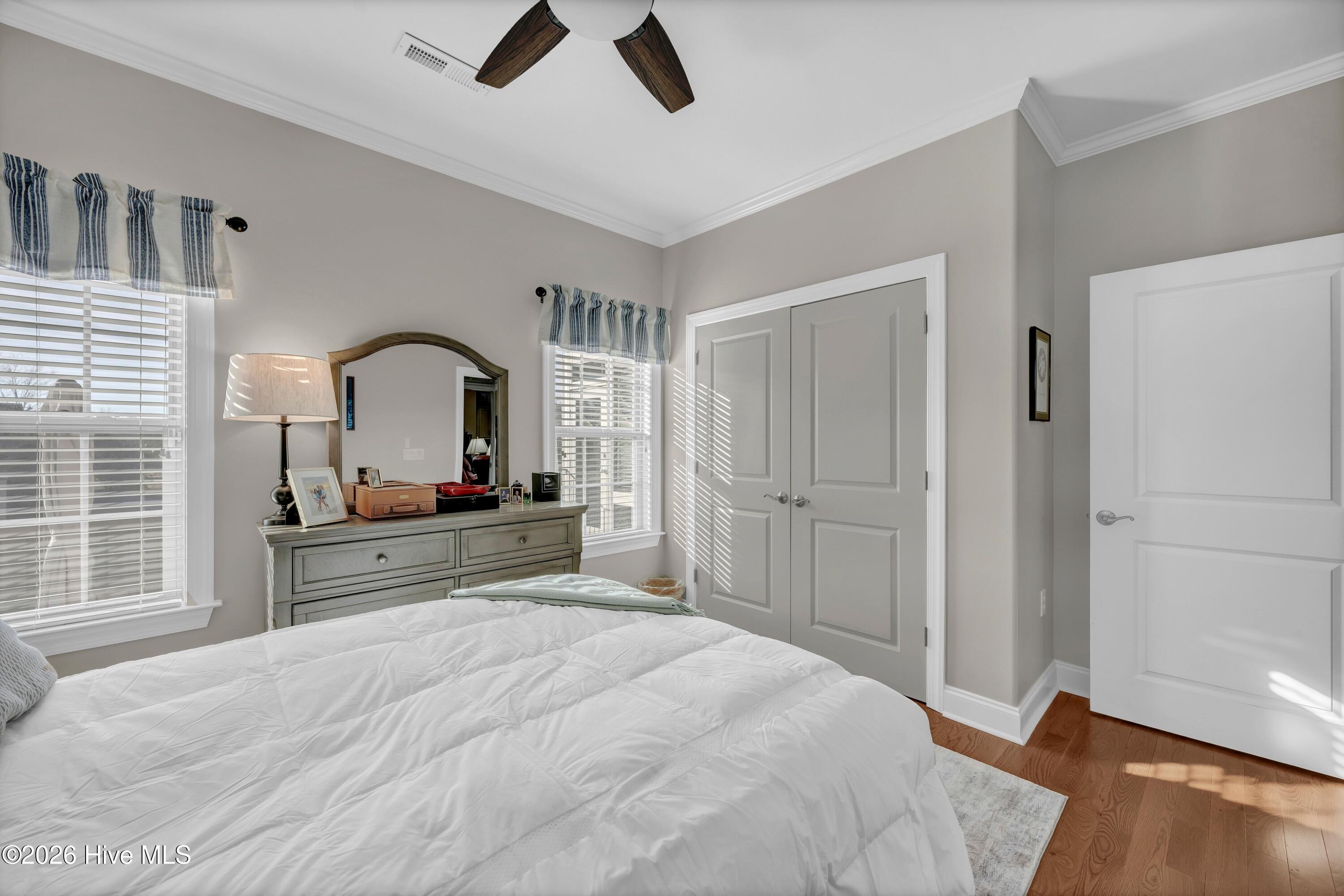 100550306 | Photo 19