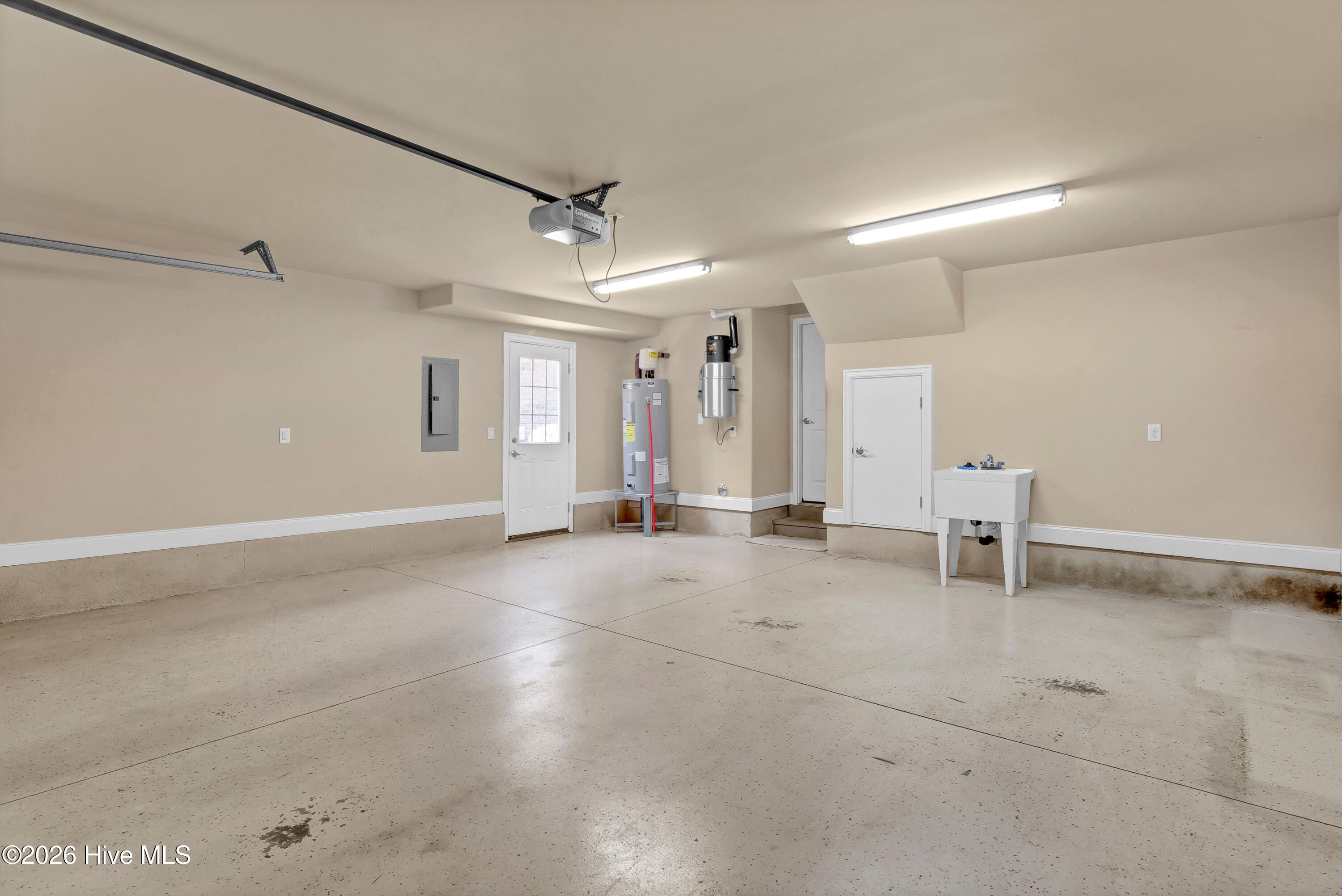 100560728 | Photo 27