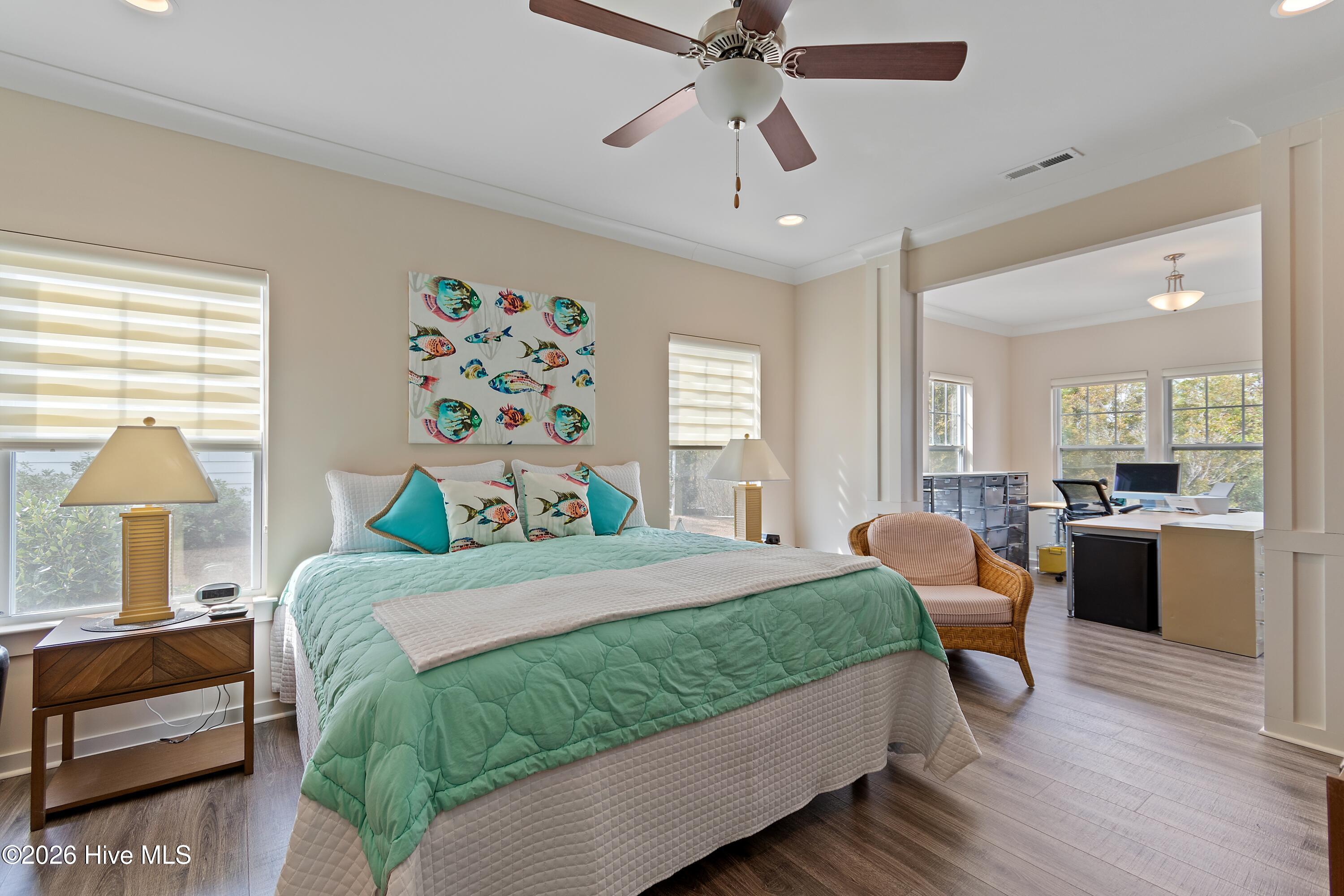 100557254 | Photo 23