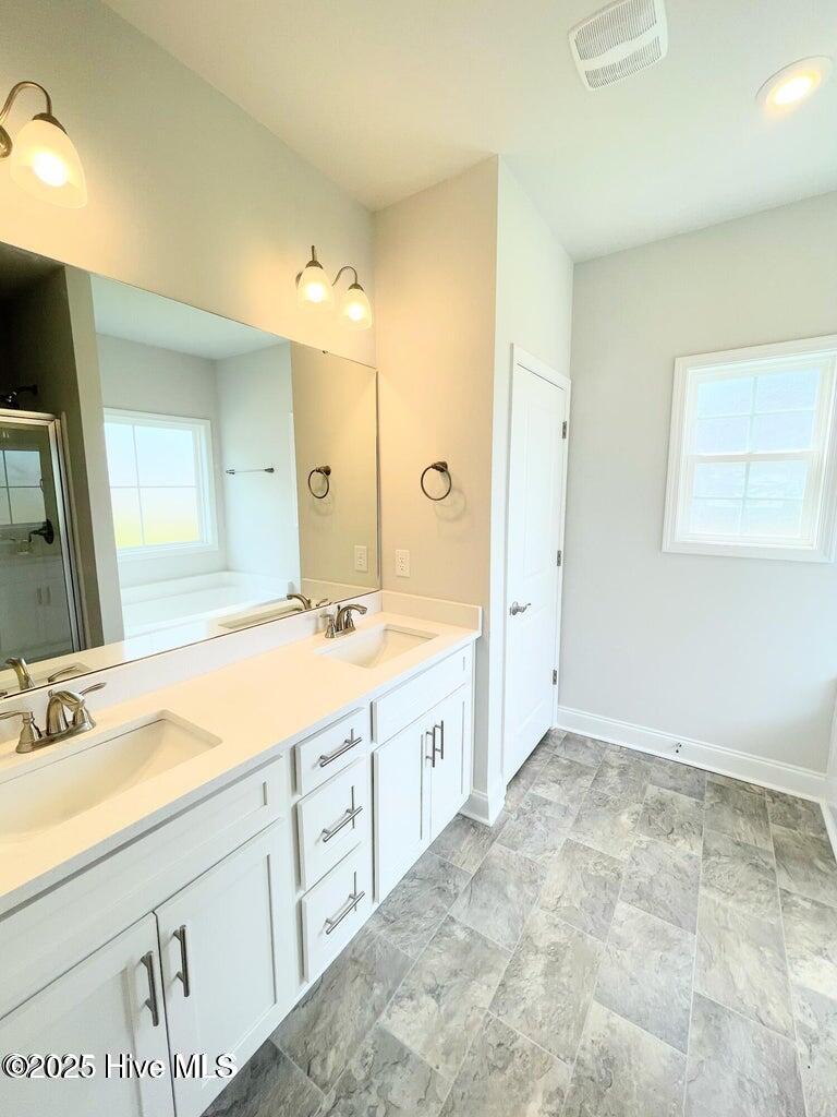 100527021 | Photo 50