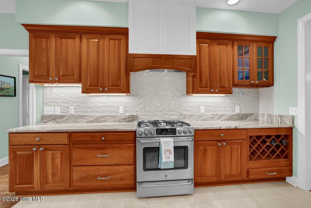 100568961 | Photo 23