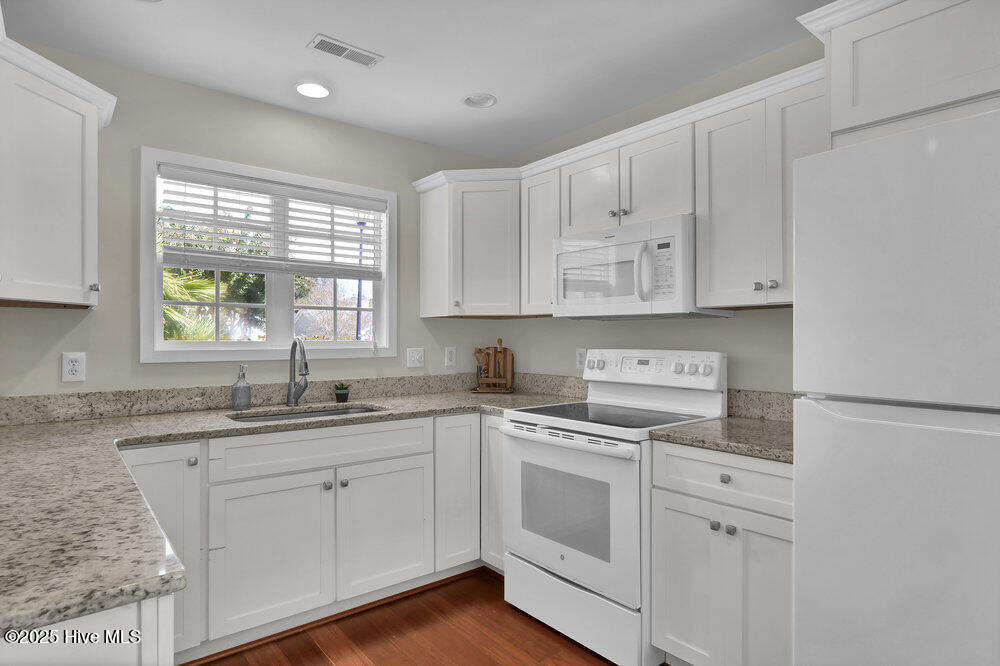 404 Venus Court, Wilmington, NC 28405 – photo 12: 010_p2466307_659