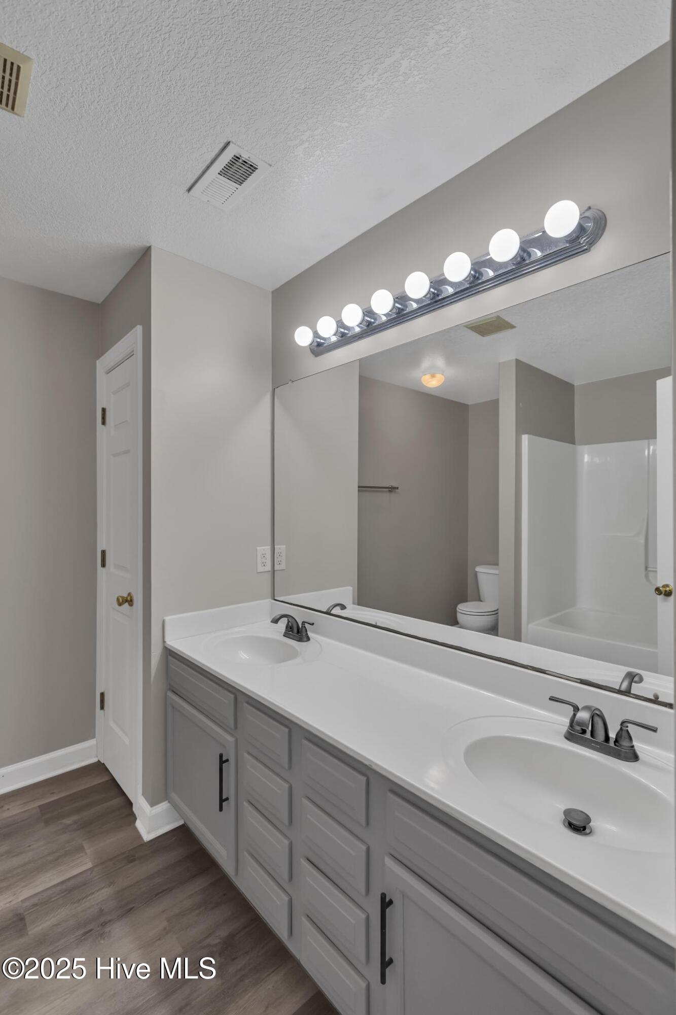 100539779 | Photo 12