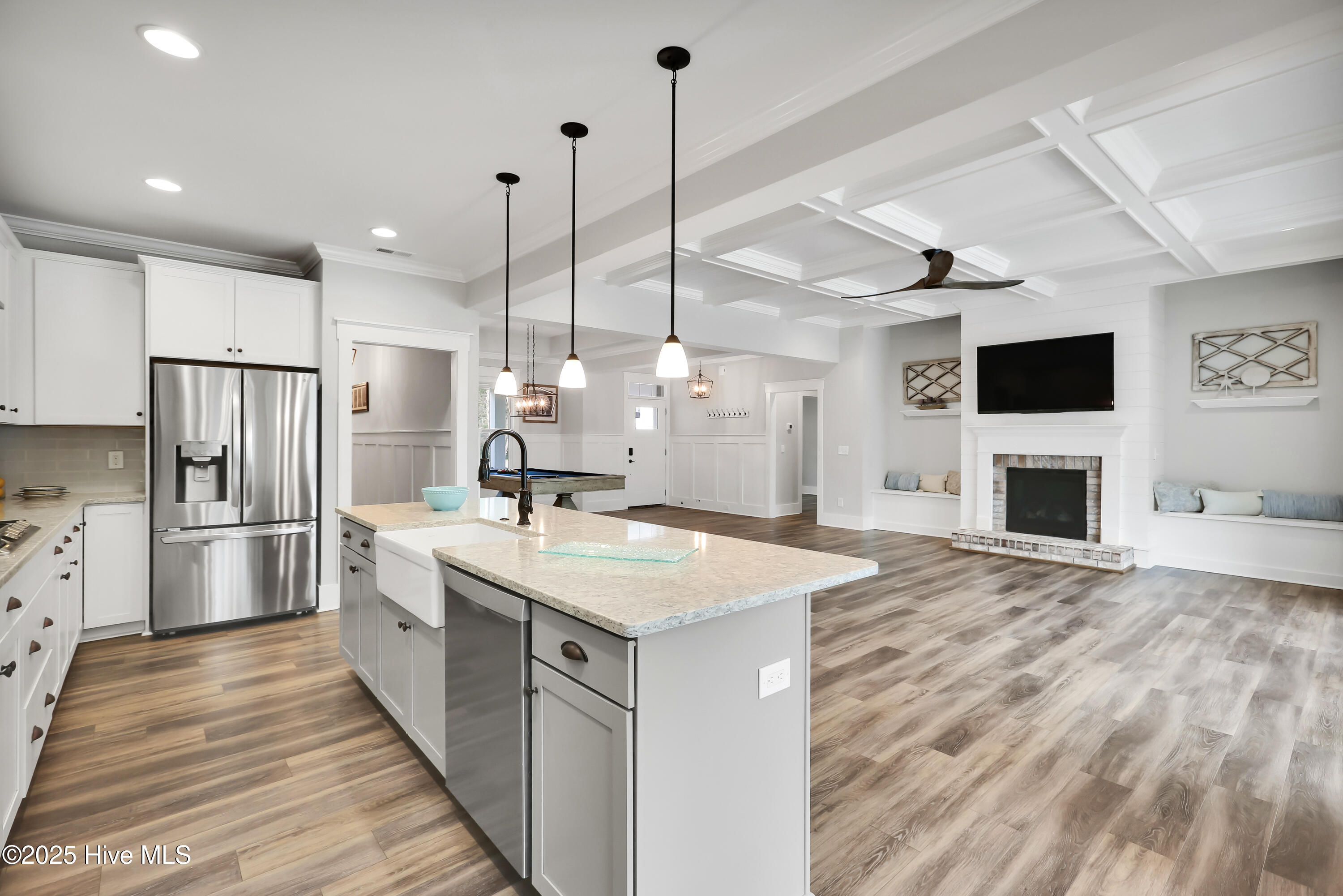 100544245 | Photo 16