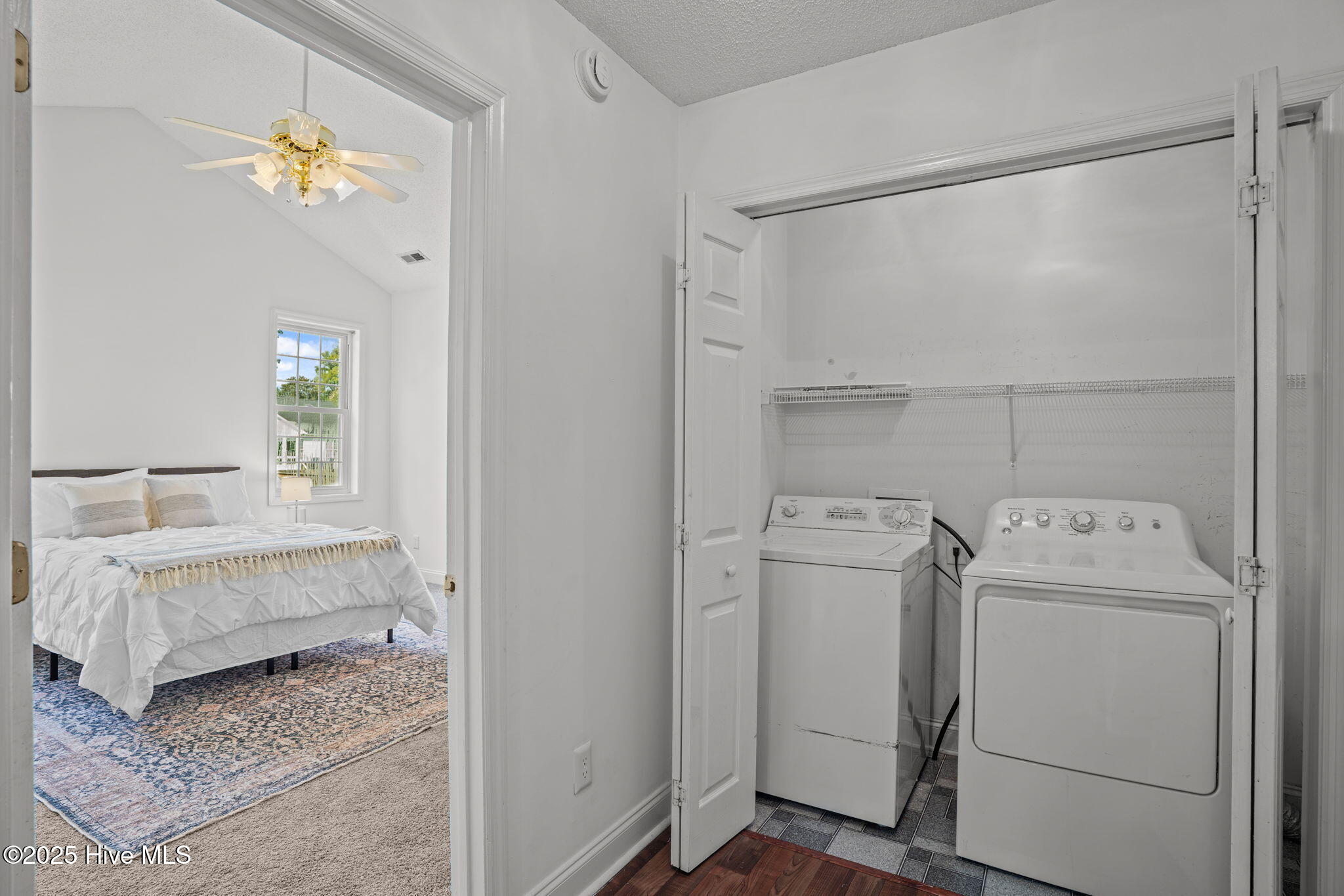 100511511 | Photo 32