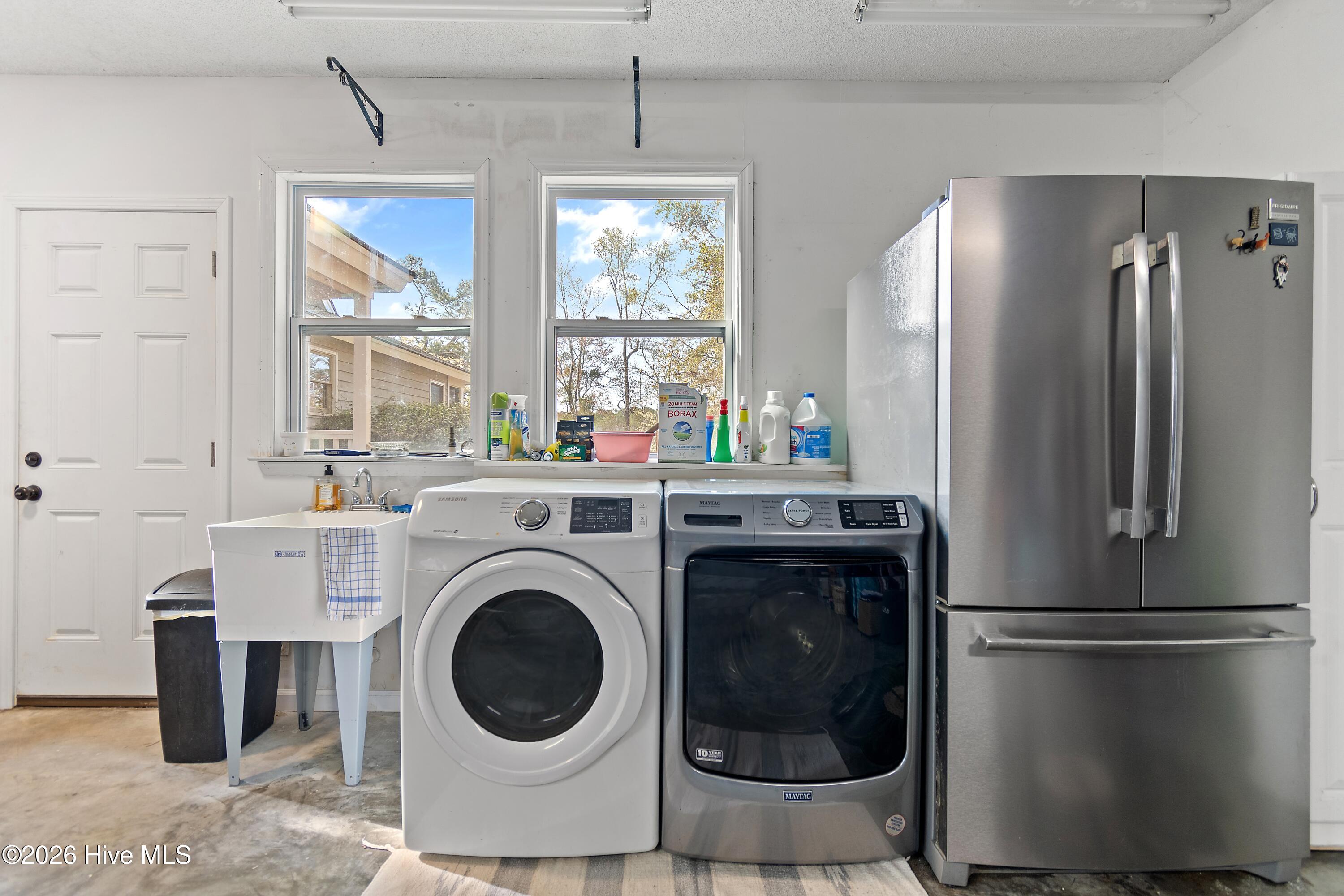 100564026 | Photo 50