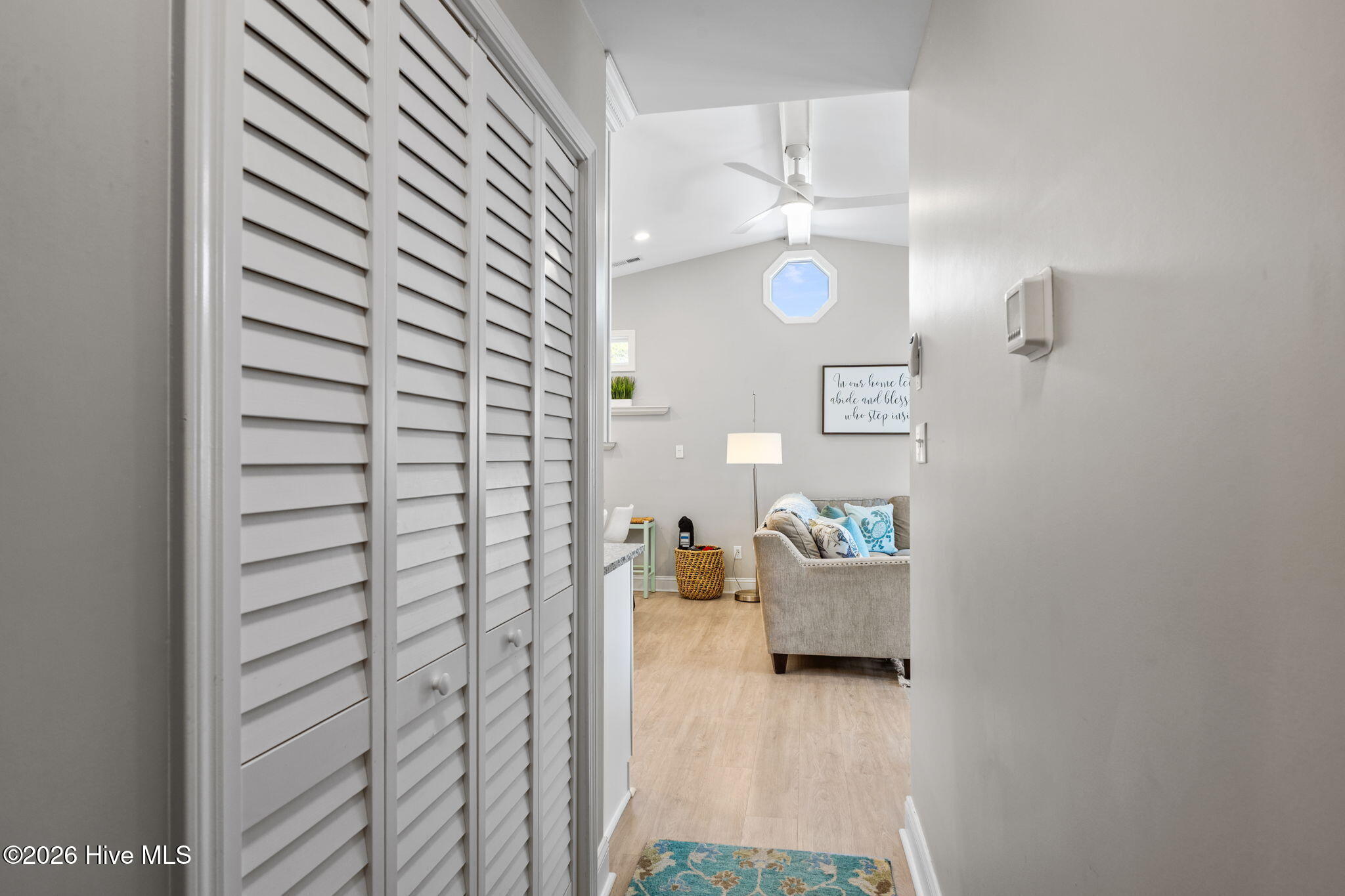 100568584 | Photo 26