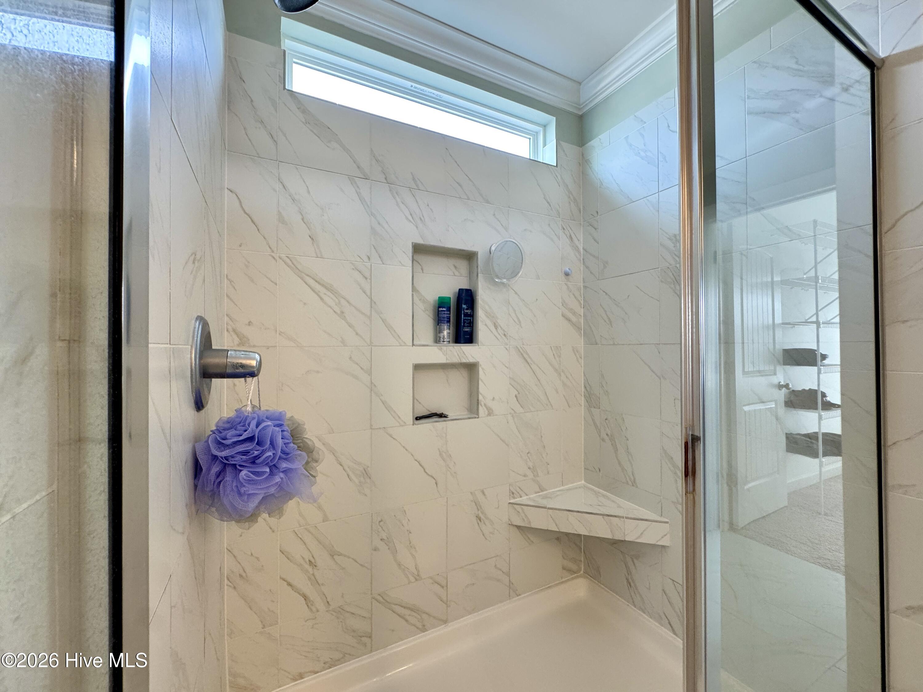 100547423 | Photo 39