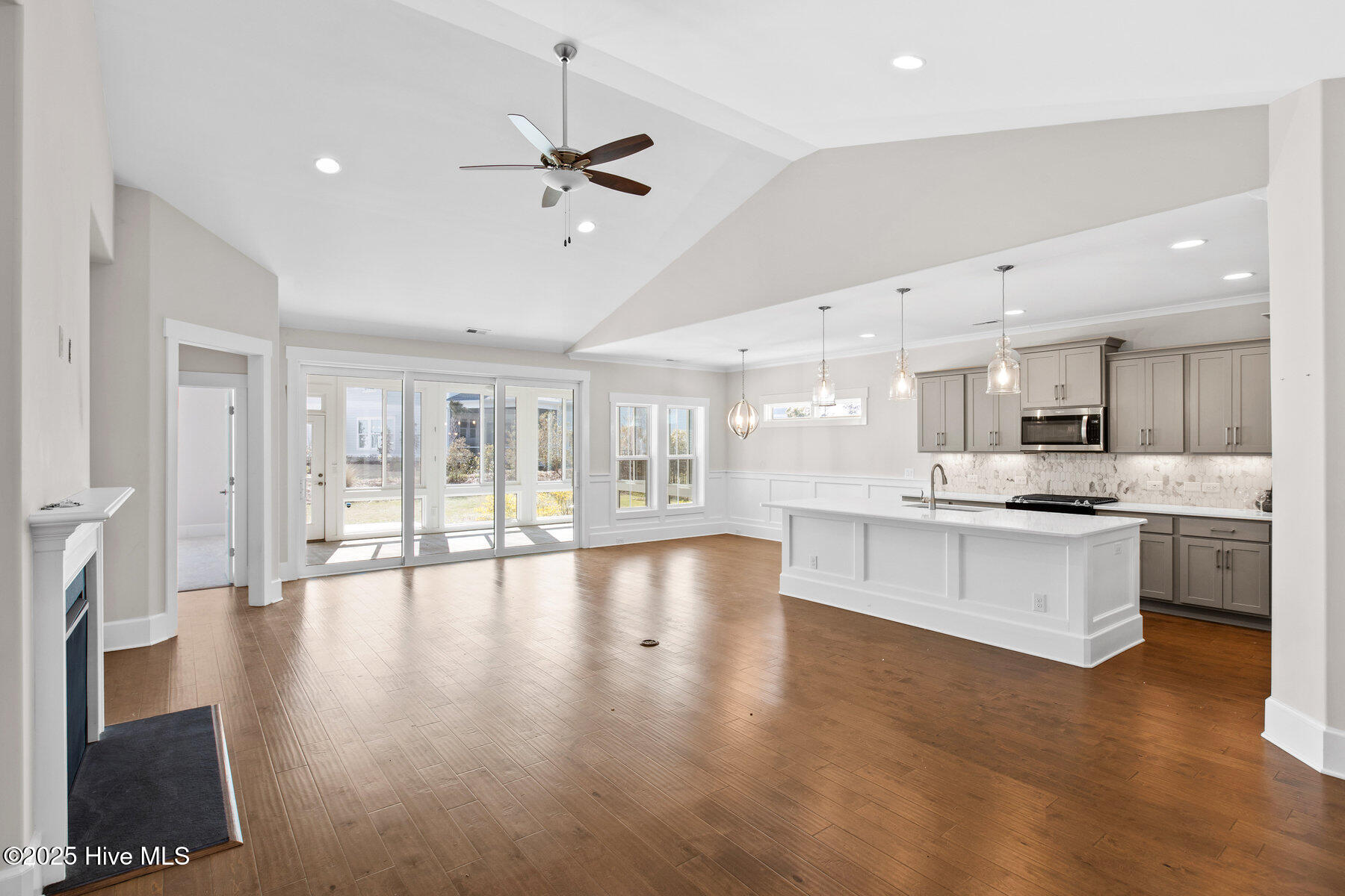 004_232_shoal_avenue-4_592