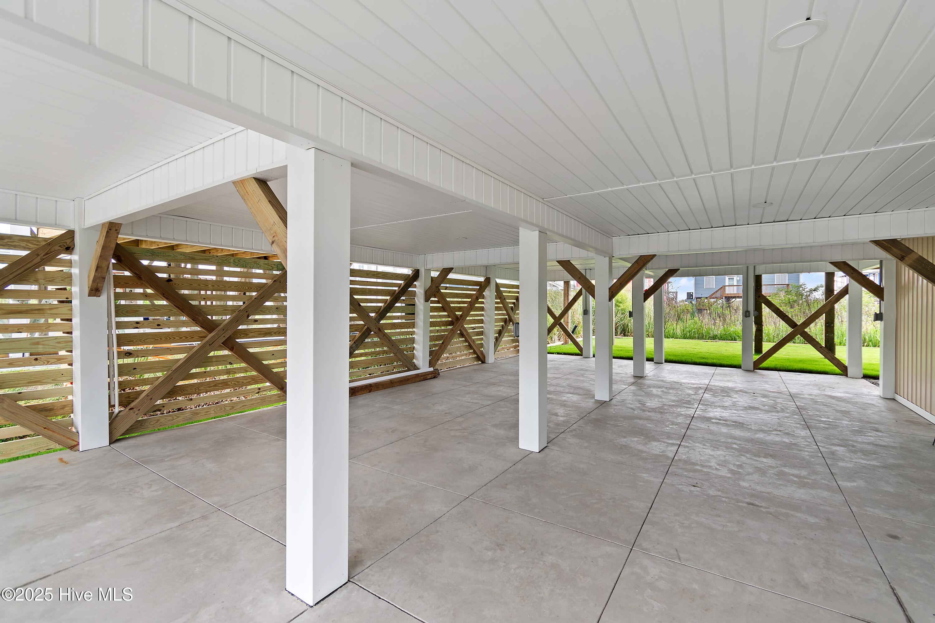 100549252 | Photo 60