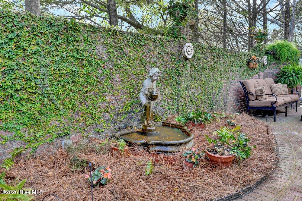 100561548 | Photo 30