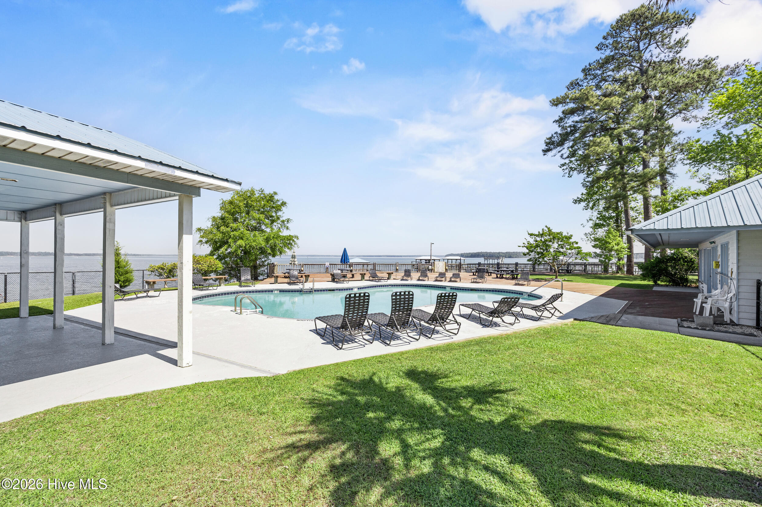 100569506 | Photo 73