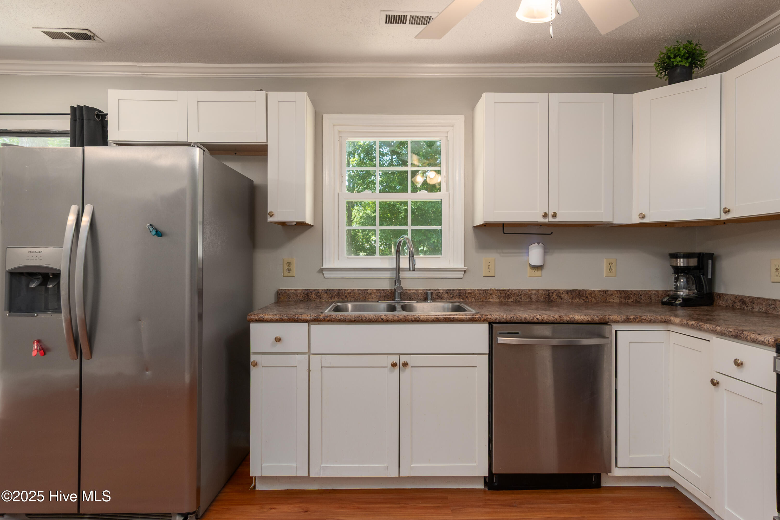 100523600 | Photo 15