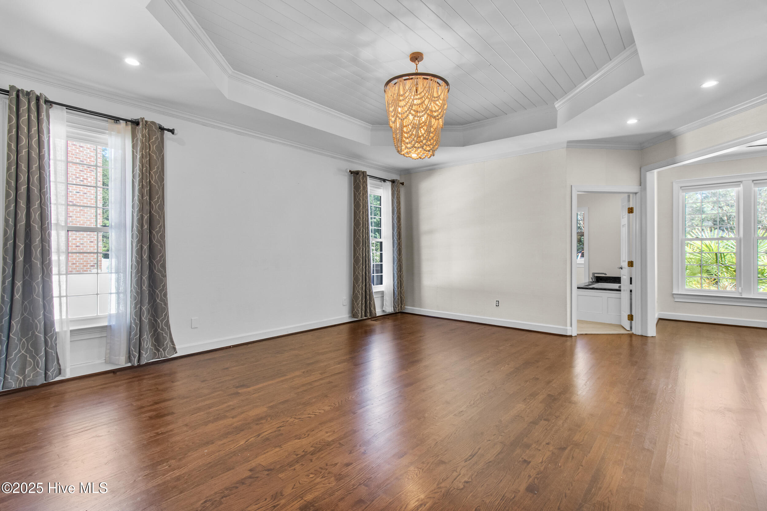 100538758 | Photo 23