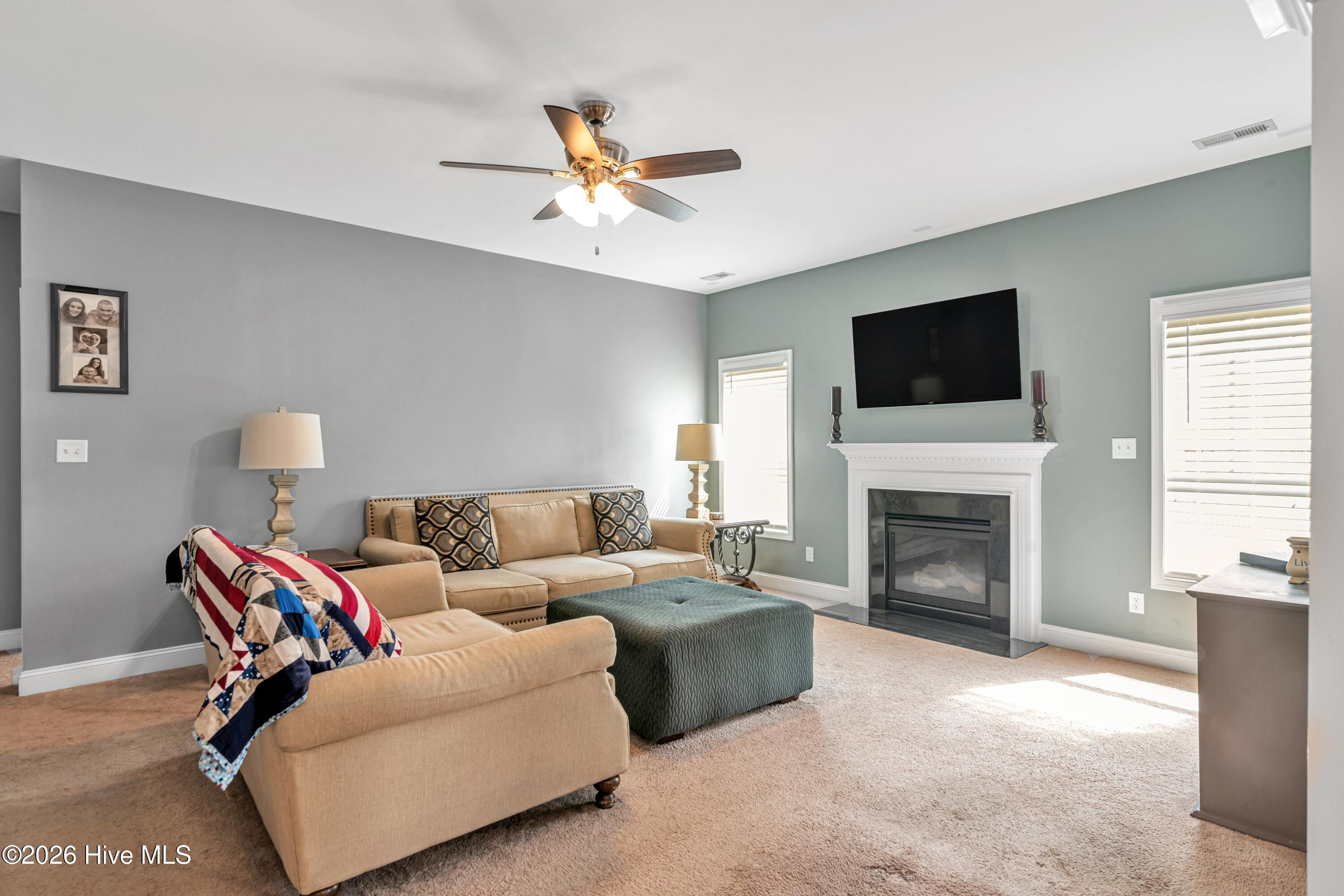 100564004 | Photo 15