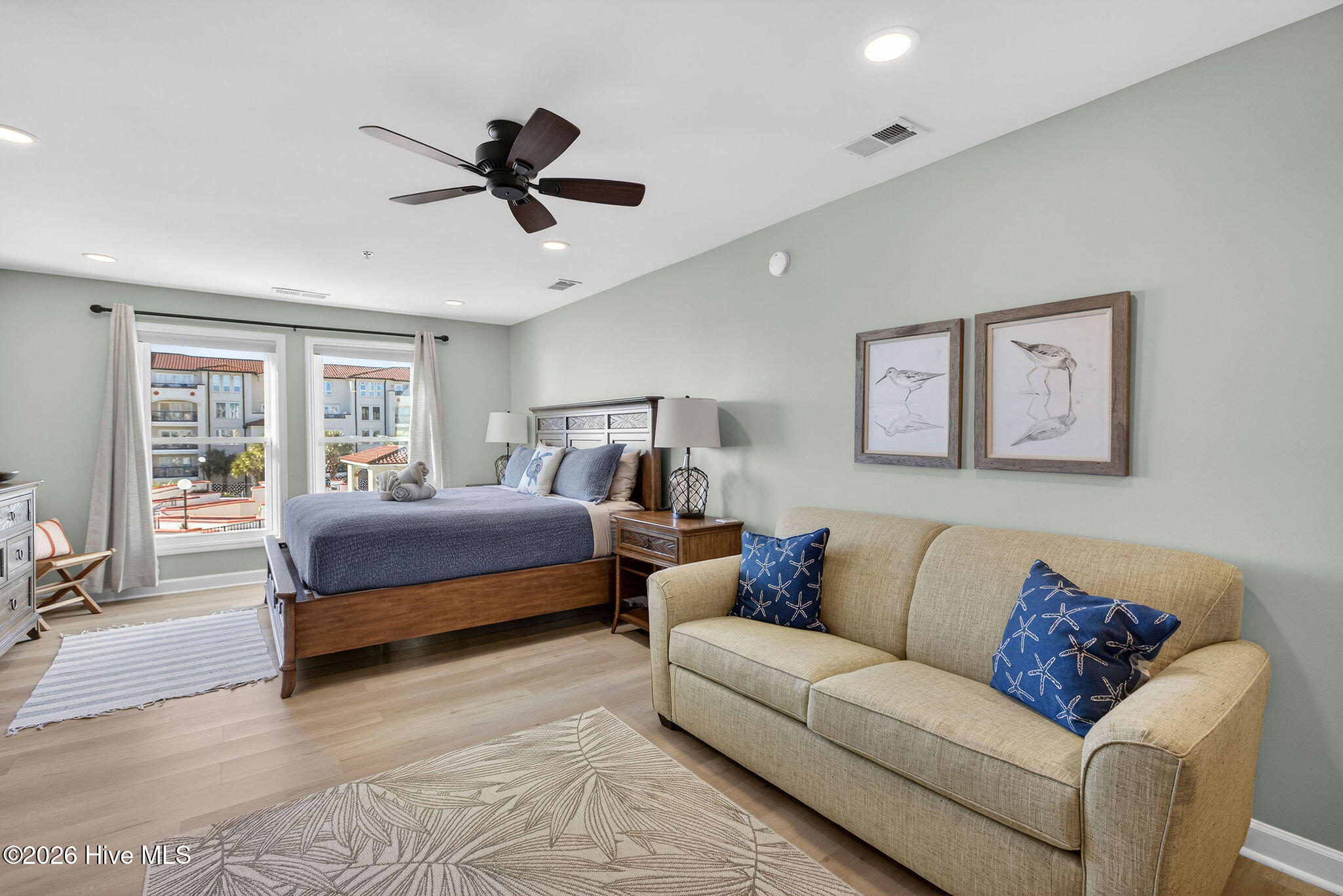 100549850 | Photo 19