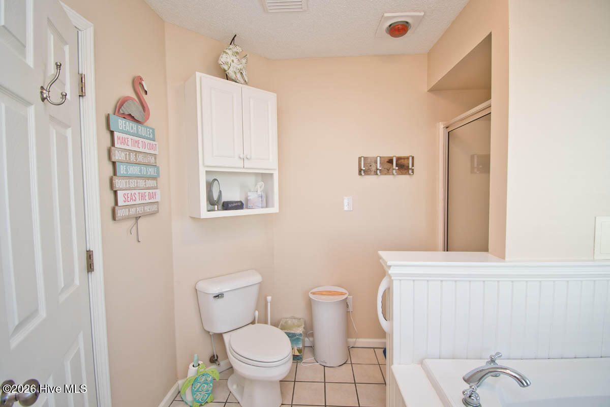 100560263 | Photo 25