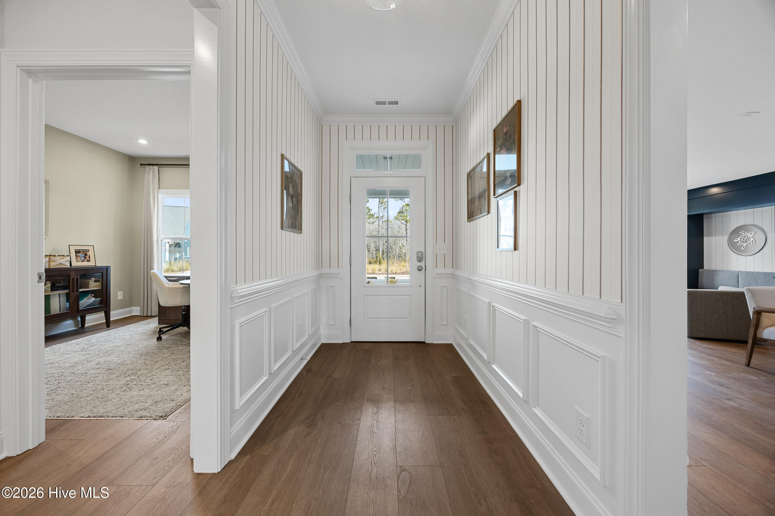 100558928 | Photo 14