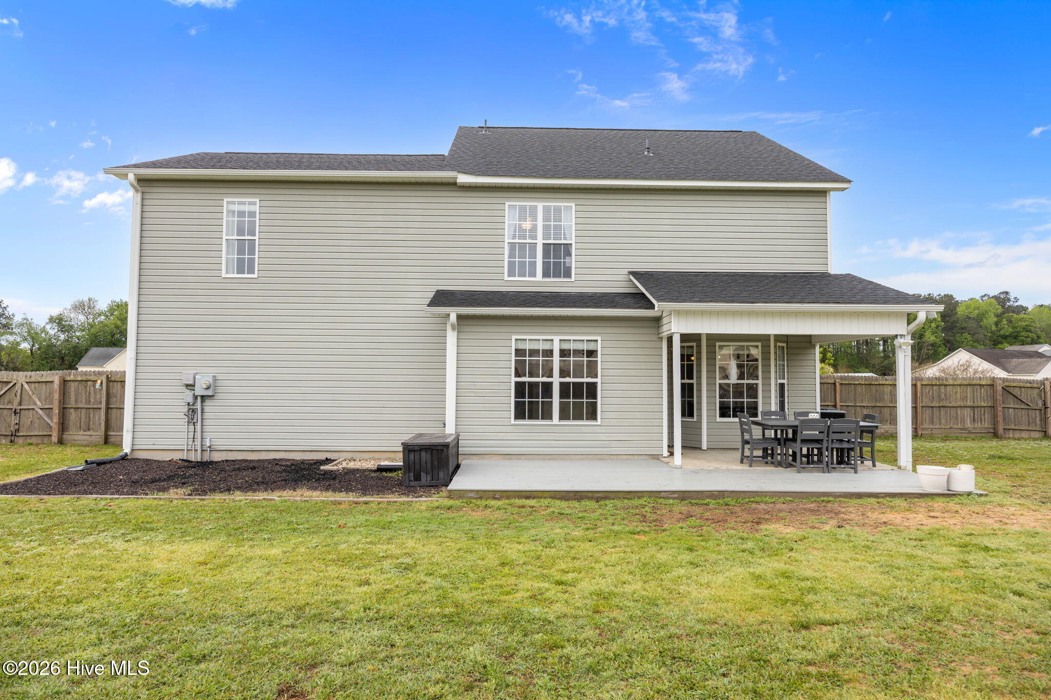 100566884 | Photo 51