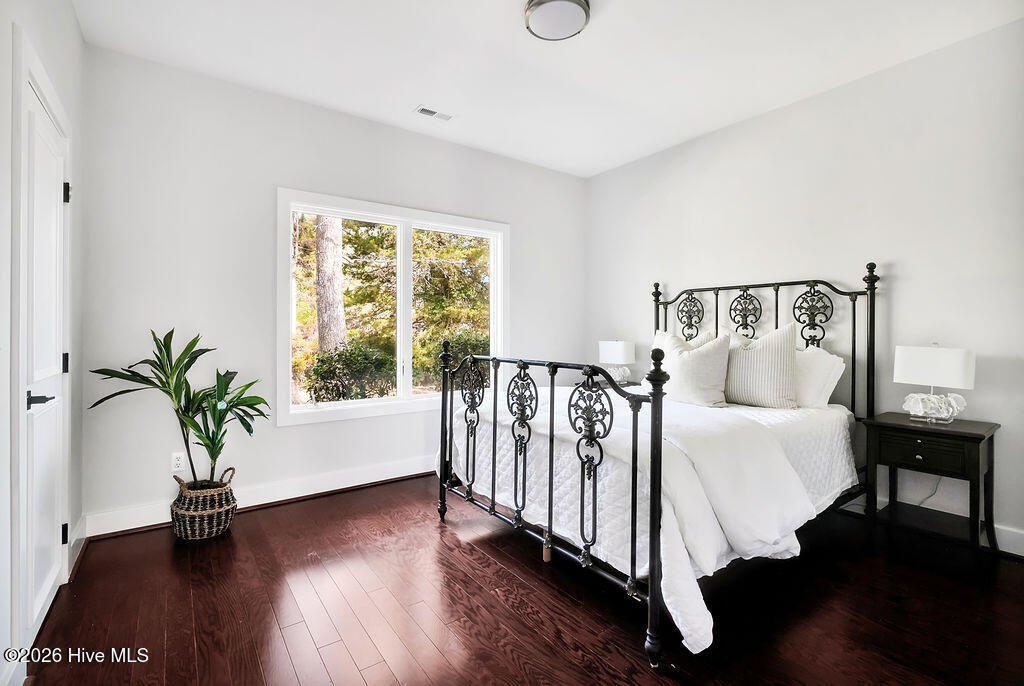 100565103 | Photo 36