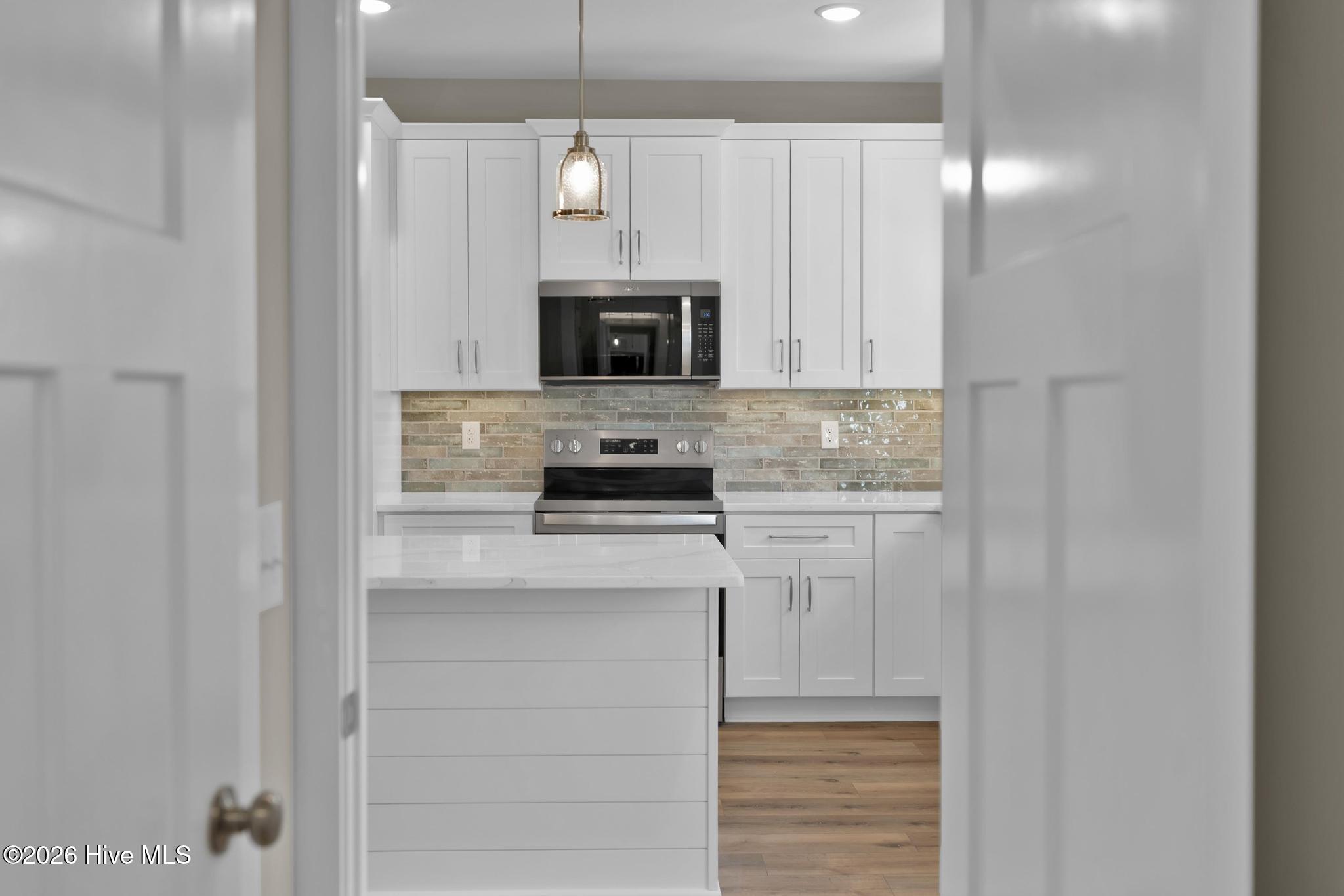 100549638 | Photo 22