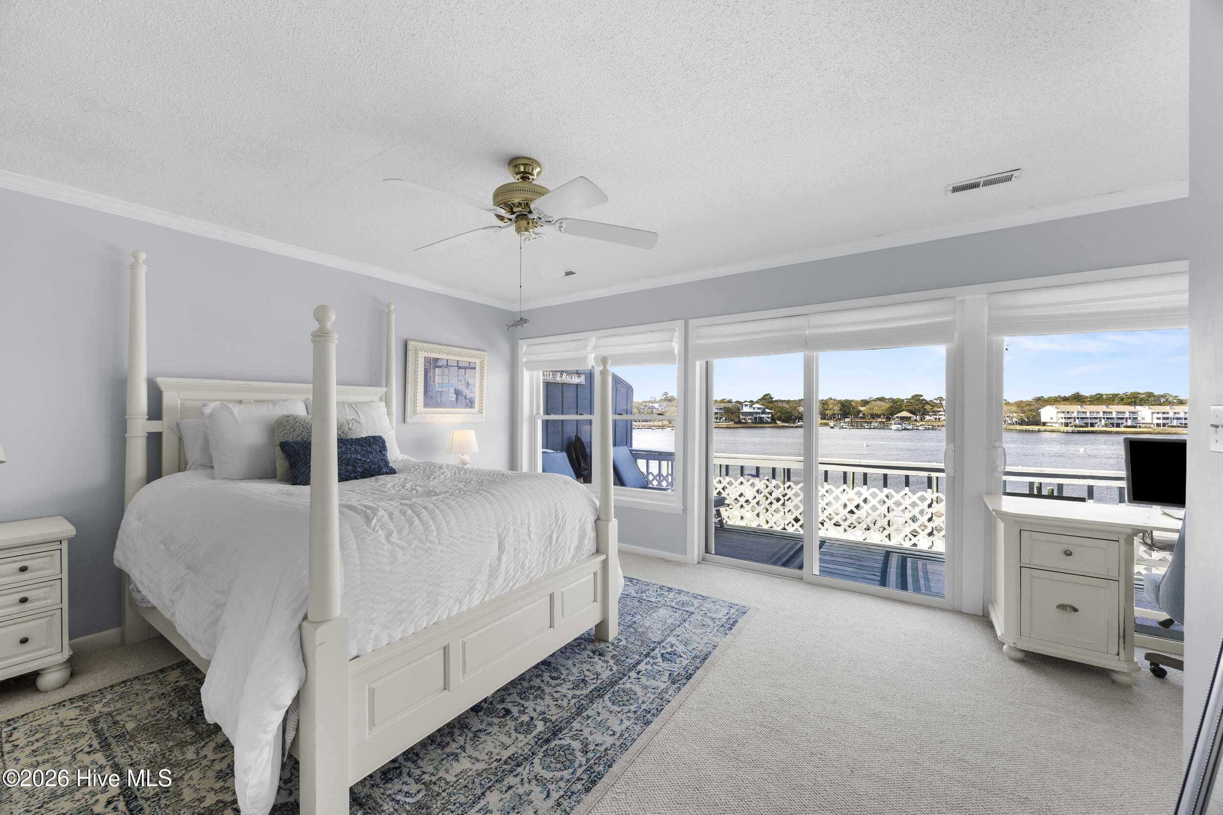 100559474 | Photo 50