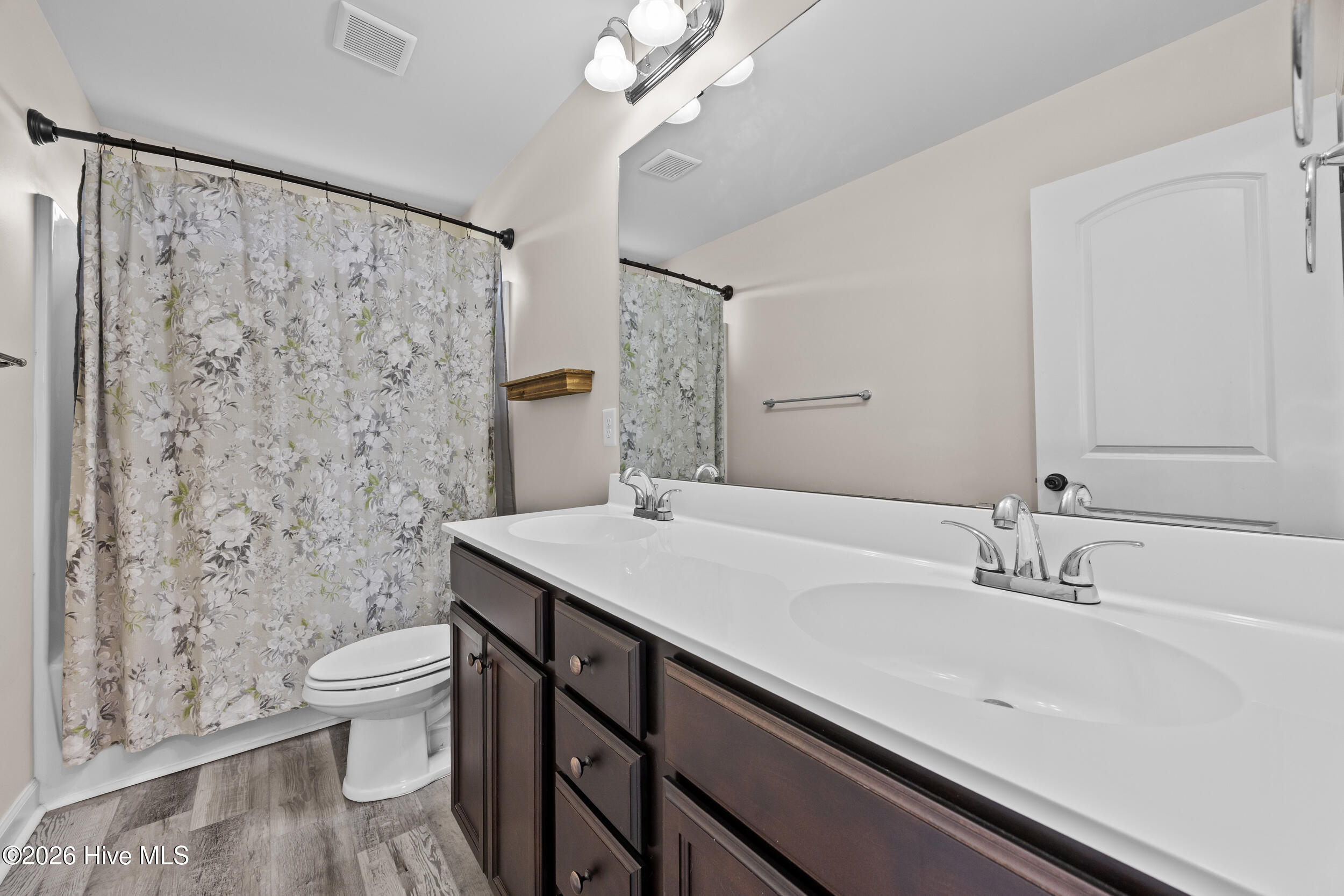 100556419 | Photo 27