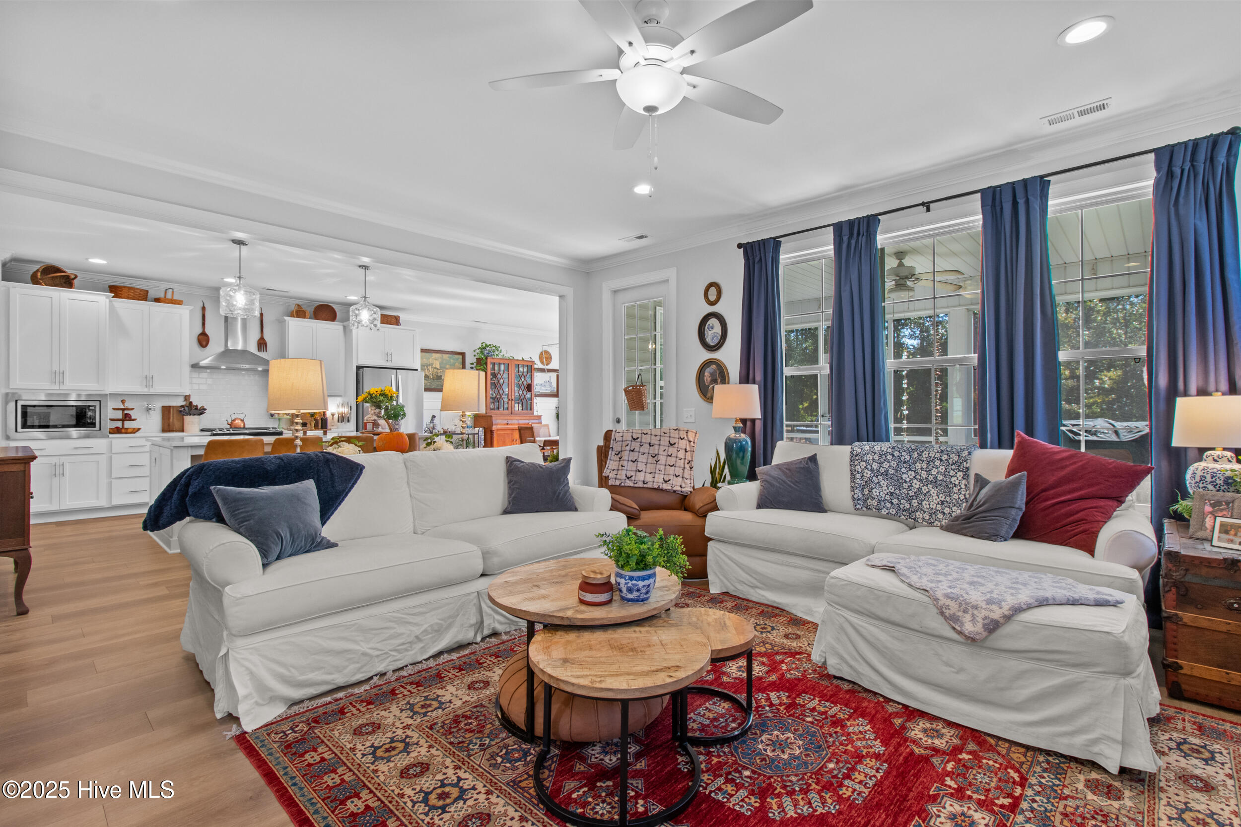 198 Saratoga Way, Rocky Point, NC 28457 – photo 16: 16_living room