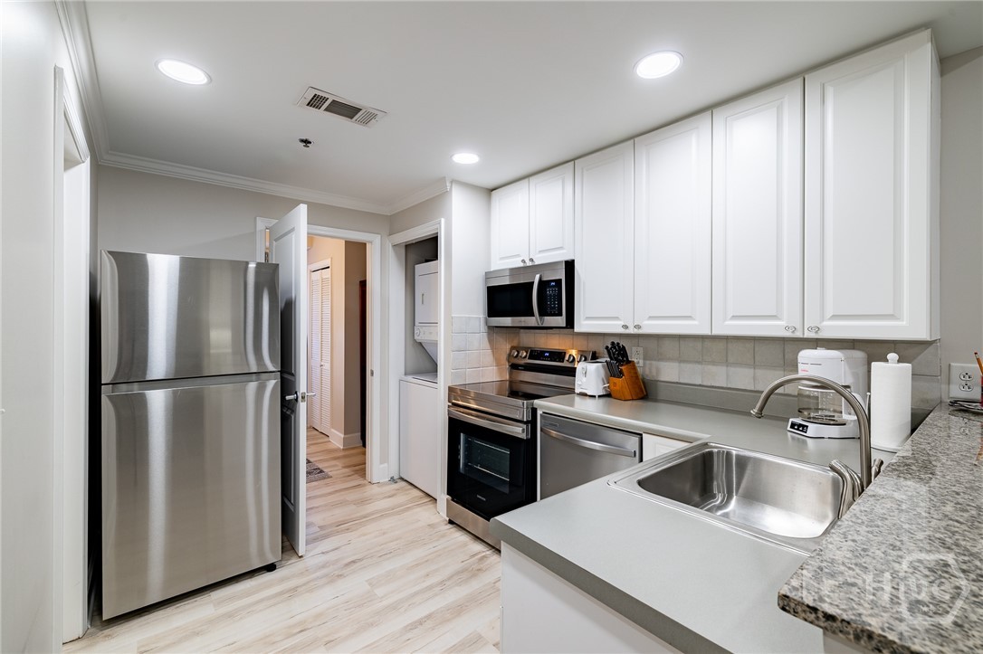 250 W Broad Street 521