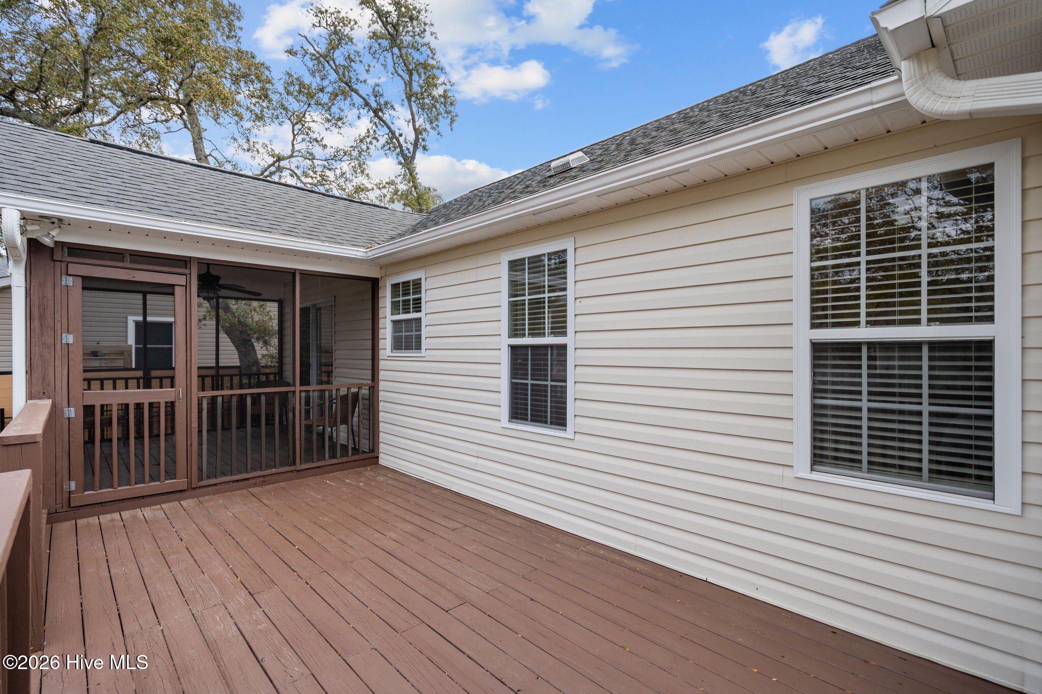 100564732 | Photo 17