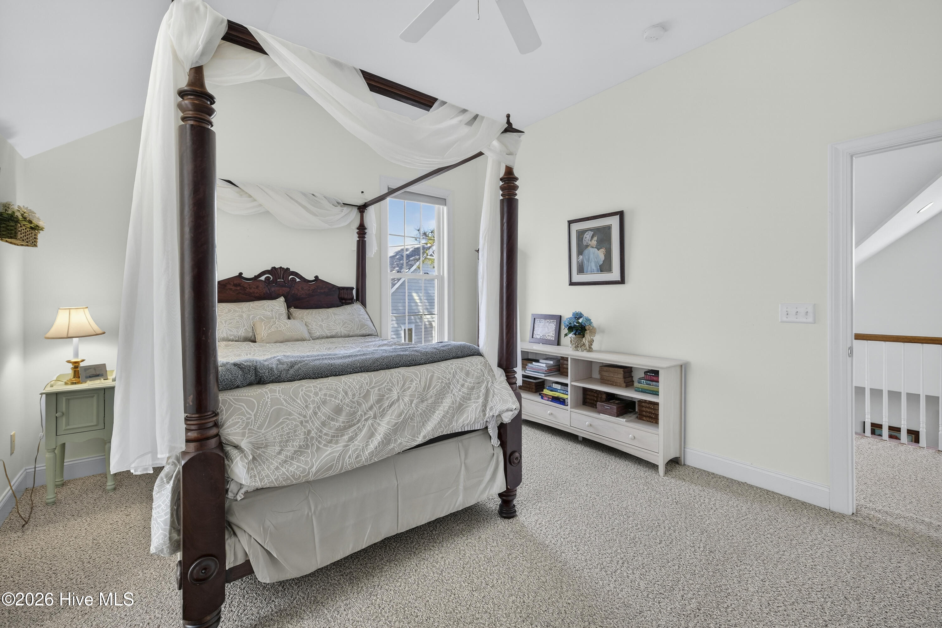 100561189 | Photo 57