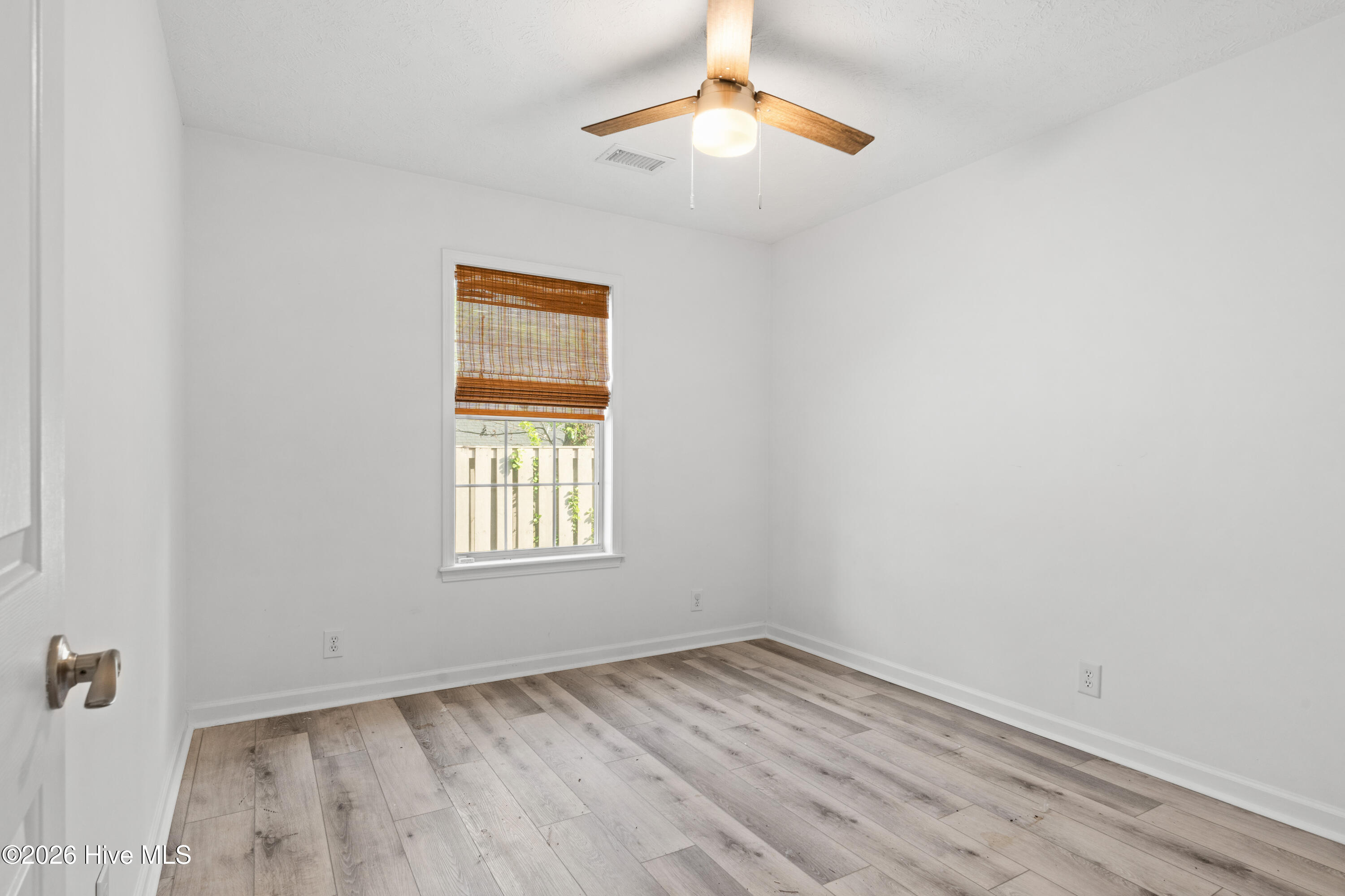 100562430 | Photo 32