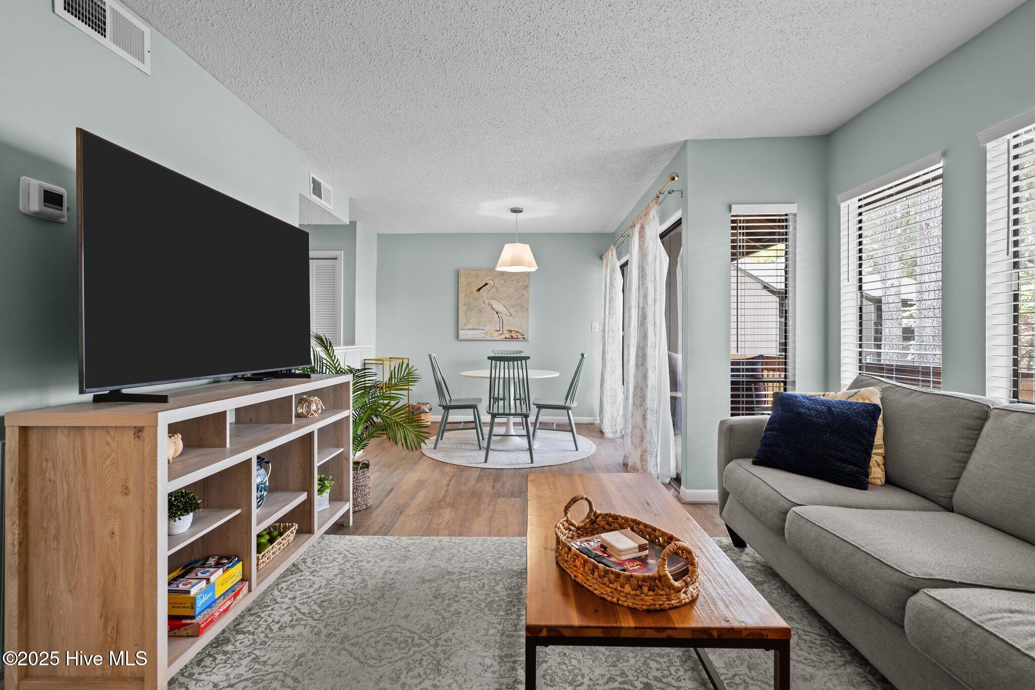 5 Pine Tree Road 211
