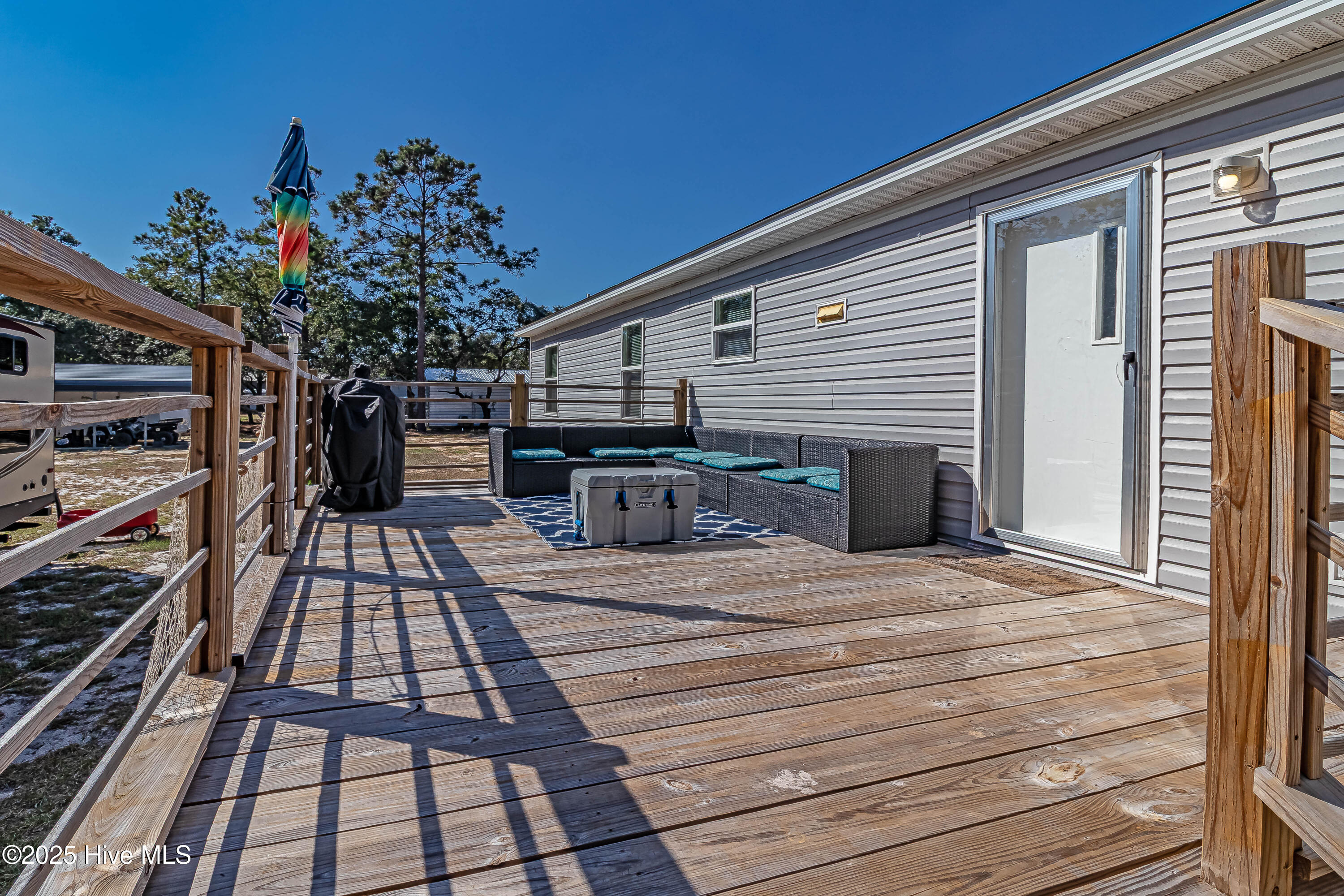 100532015 | Photo 28