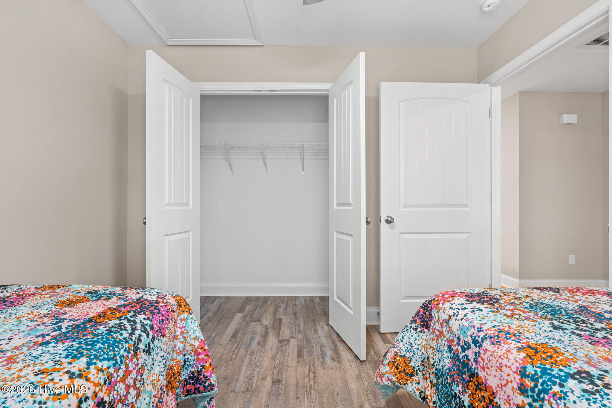 100564601 | Photo 31