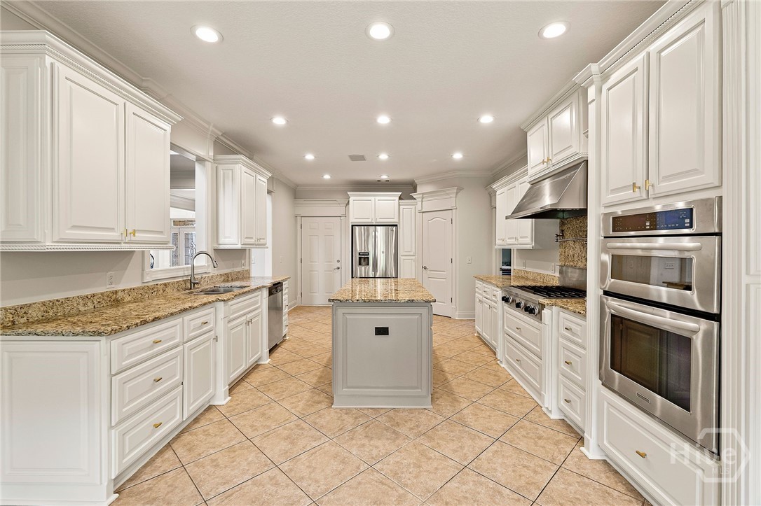Spacious kitchen