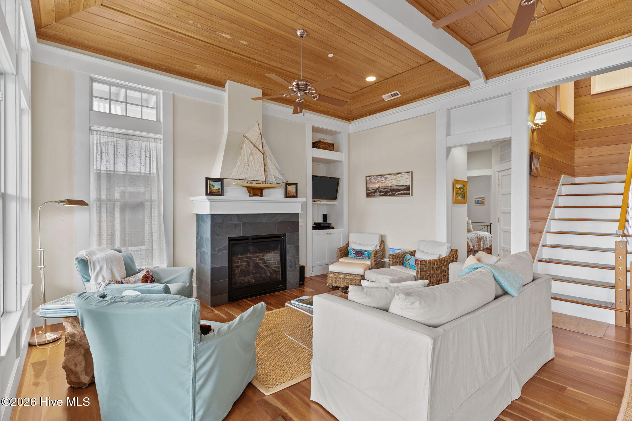 100555119 | Photo 23