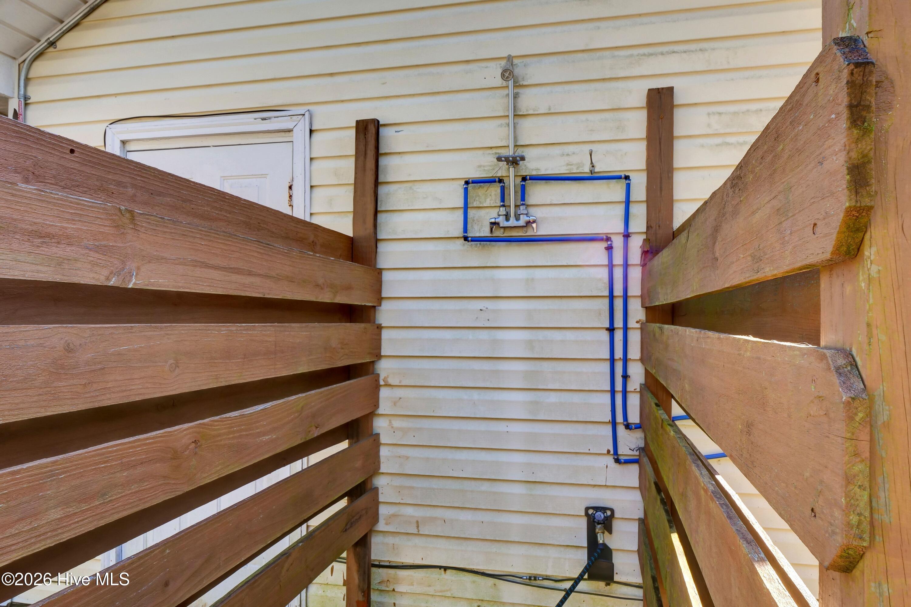 100552082 | Photo 25