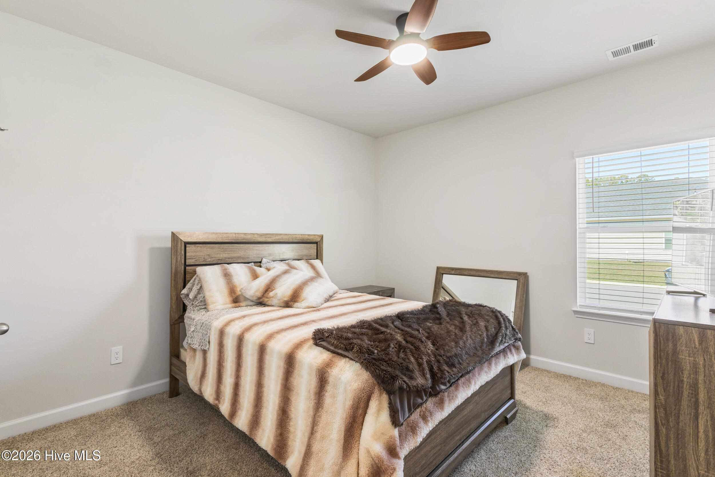 100568412 | Photo 26