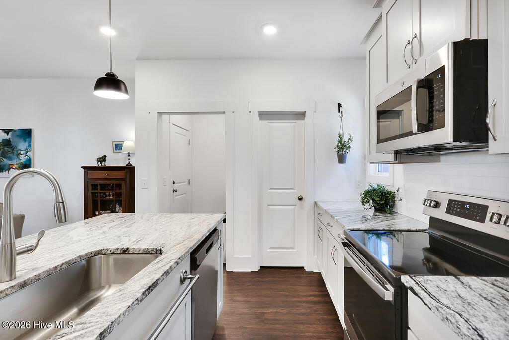 100549849 | Photo 18