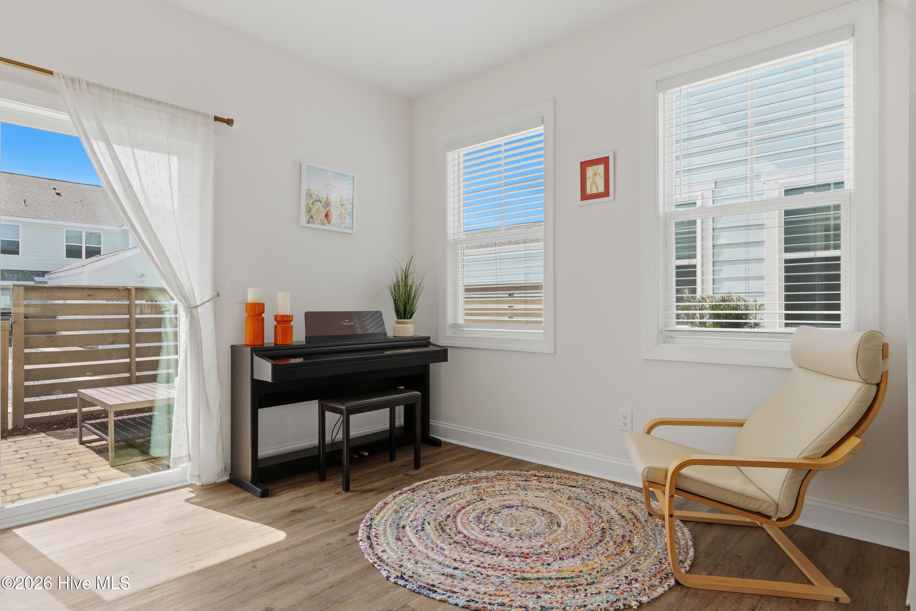 100558751 | Photo 15