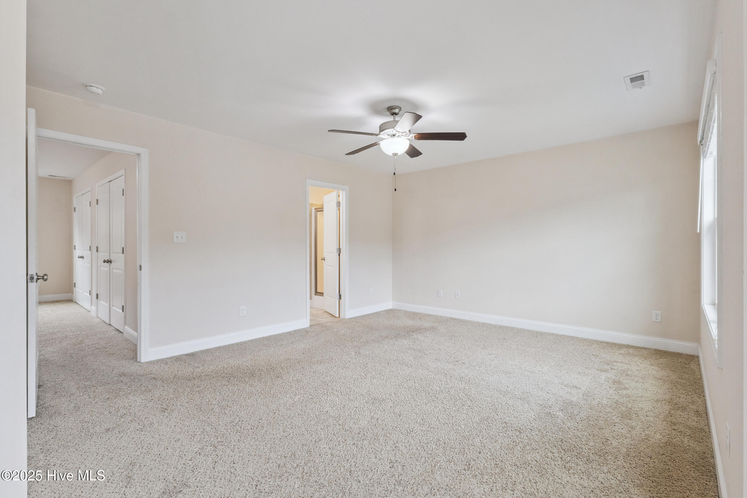 100521845 | Photo 27